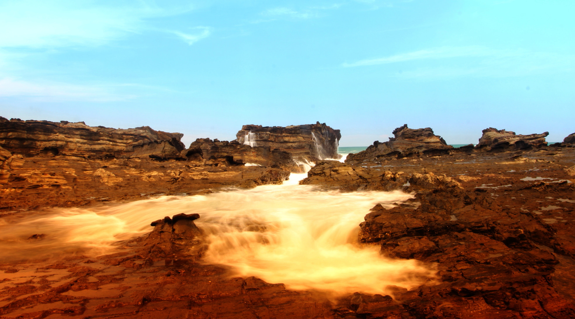 Canon EF 17-40mm F4L USM sample photo. Sawarna beach photography