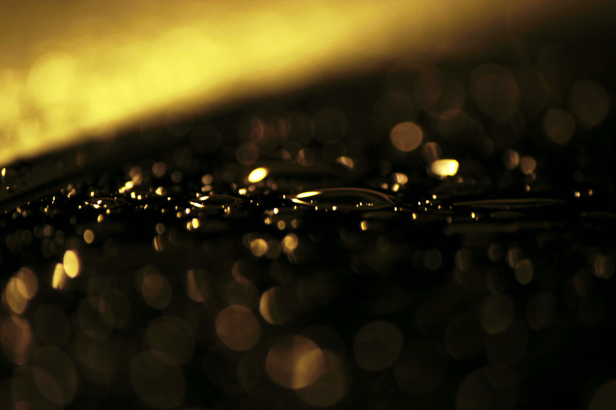 Canon EF-S 55-250mm F4-5.6 IS sample photo. Raindrops on a car's sunroof photography