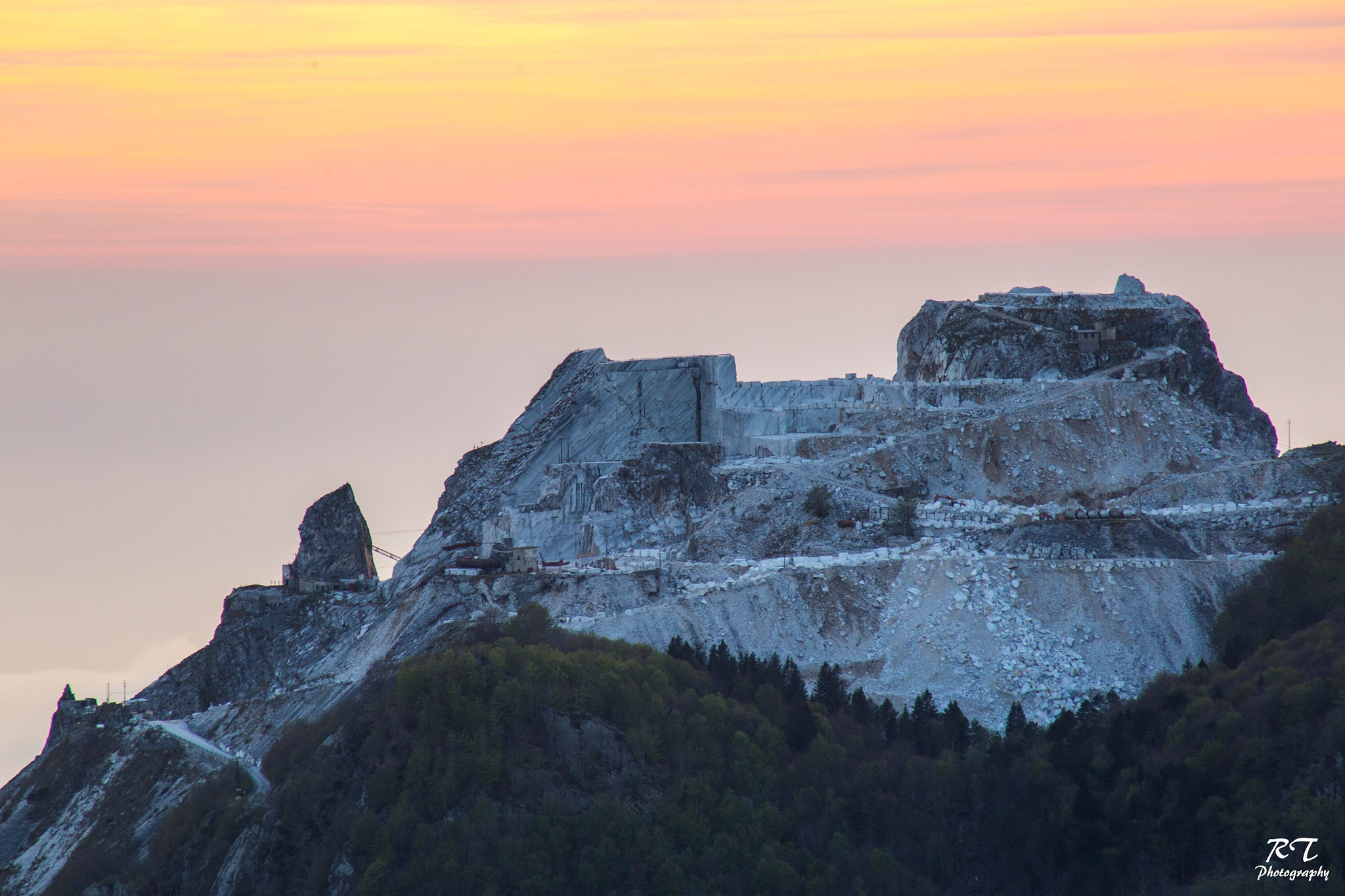 Canon EOS 6D + Canon EF 100-300mm F4.5-5.6 USM sample photo. White marble caves  photography