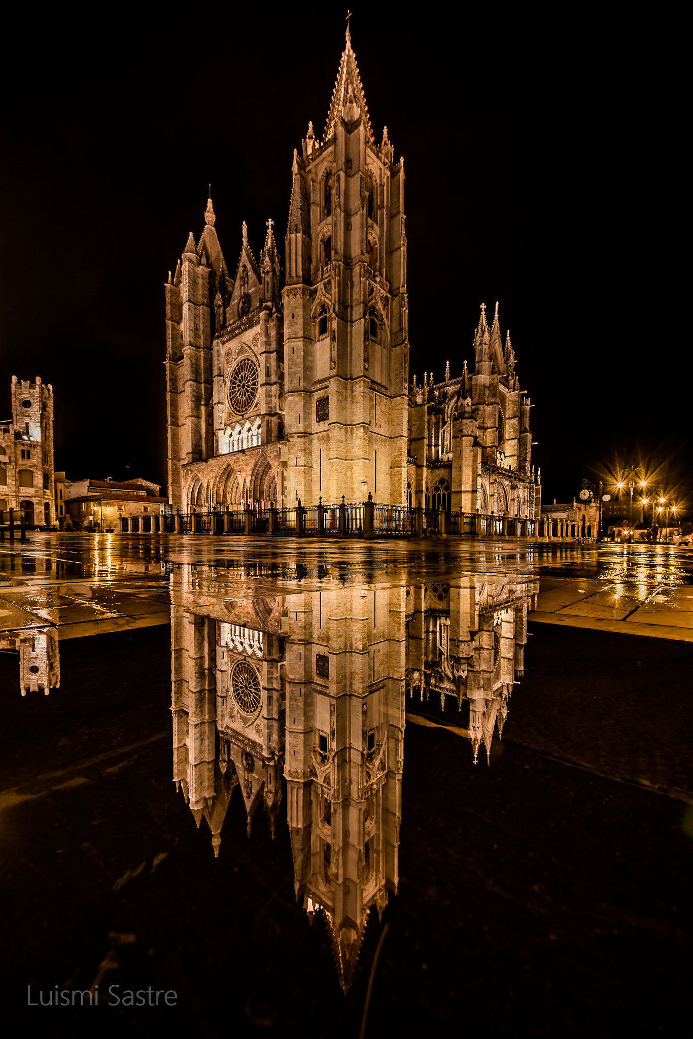 Sigma 8-16mm F4.5-5.6 DC HSM sample photo. Catedral león (de ) photography