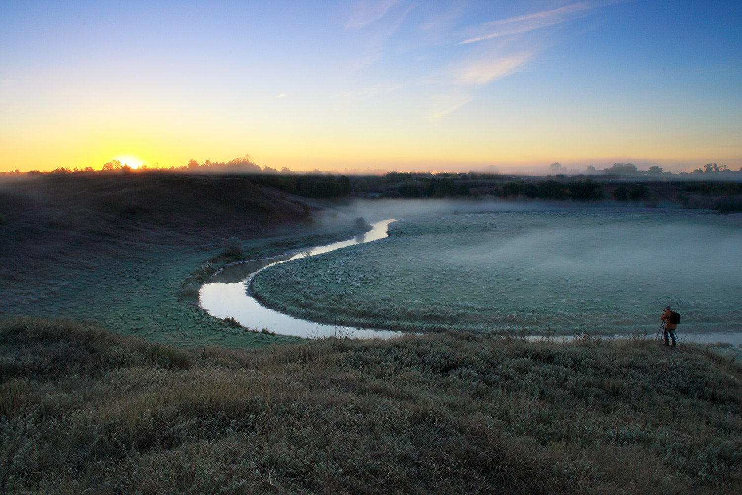 Canon EOS-1D Mark III + Canon EF 20mm F2.8 USM sample photo. Dawn meeting photography
