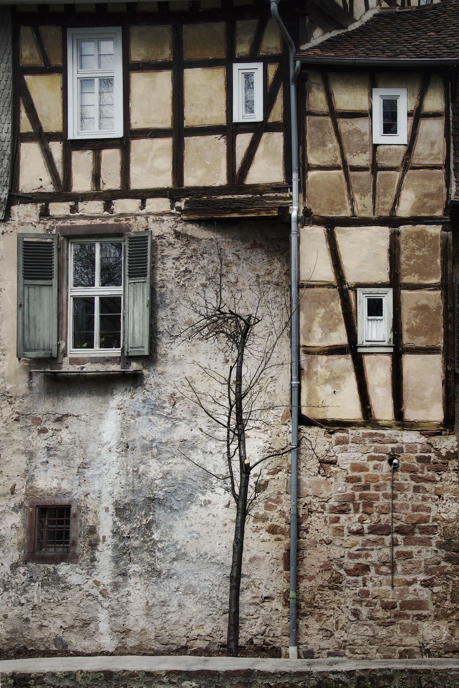 Tamron 14-150mm F3.5-5.8 Di III sample photo. Castle michelstadt photography