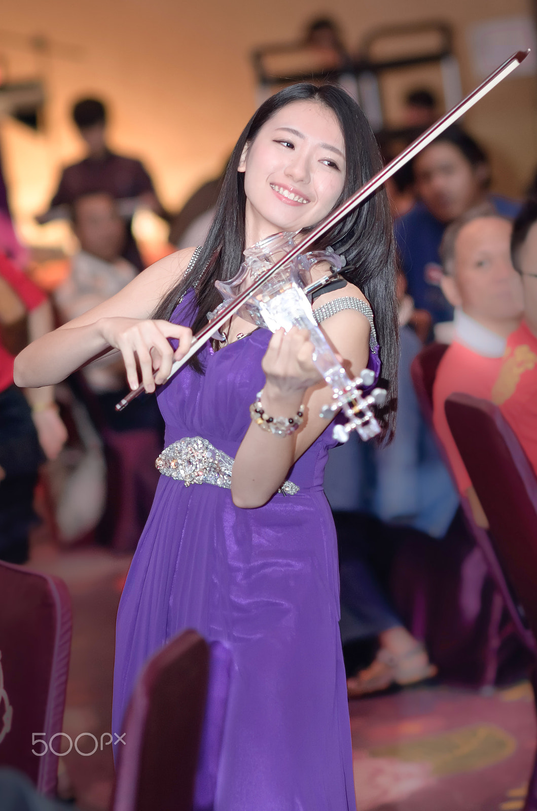 Nikon D7000 + Nikon AF-S Nikkor 85mm F1.4G sample photo. Smile violin photography