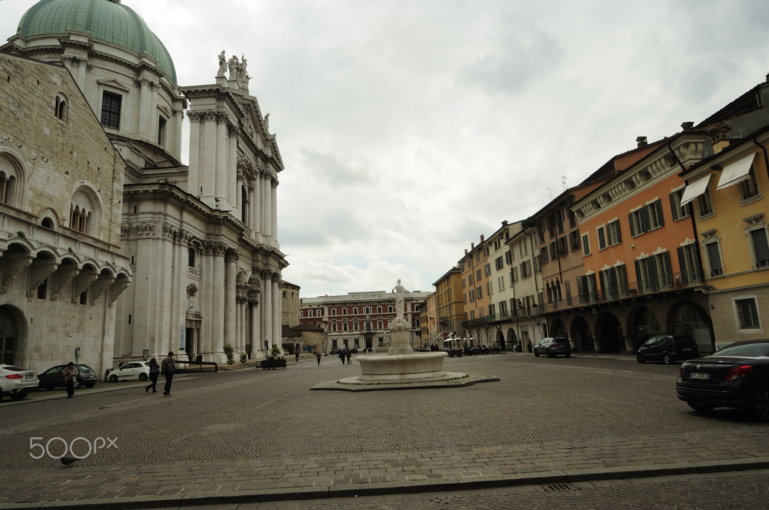 Sigma 12-24mm F4.5-5.6 EX DG Aspherical HSM sample photo. Duomo nuovo brescia italy photography