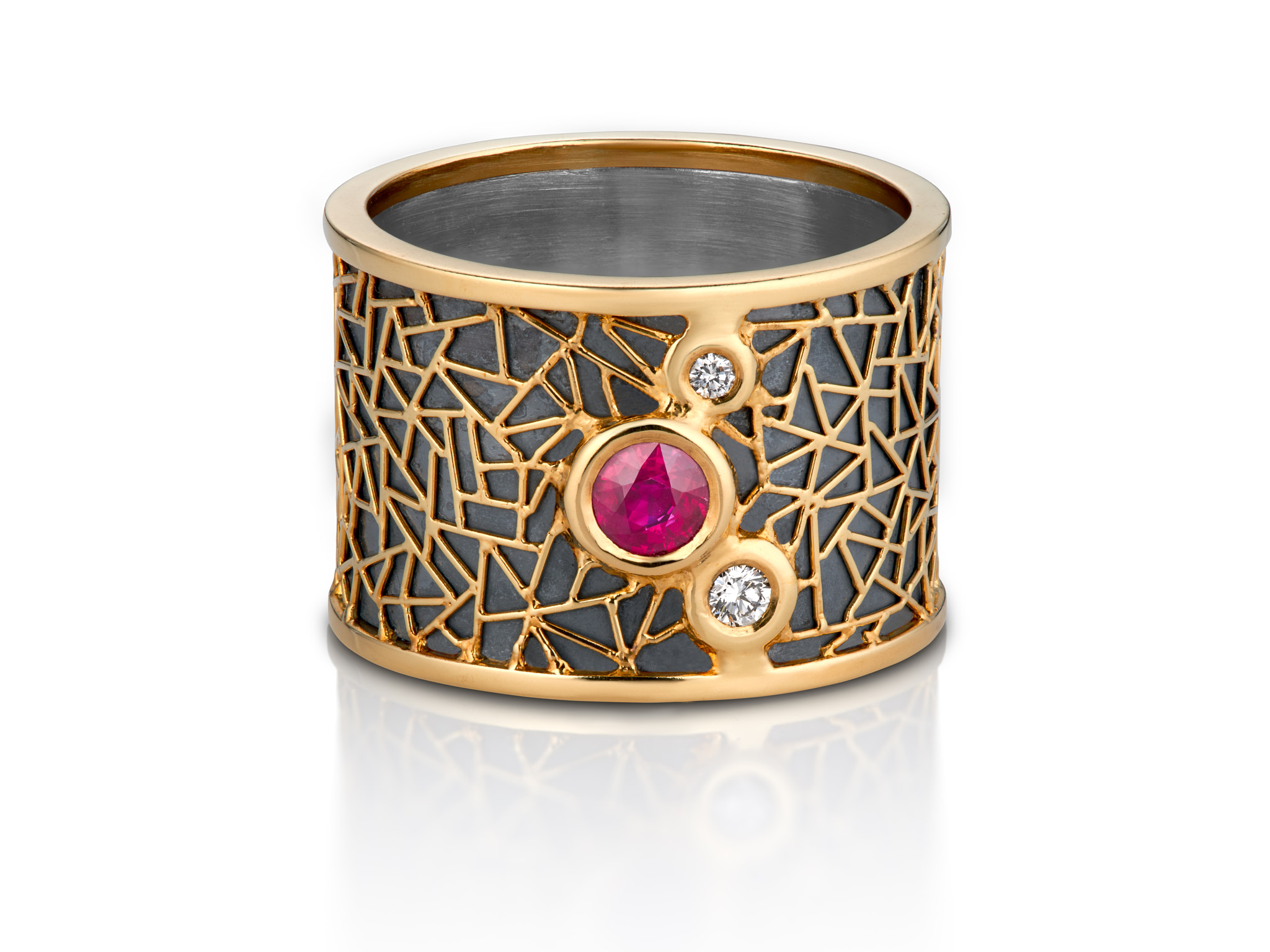 100mm F2.8 G SSM OSS sample photo. Gold ring by baiyang qui photography