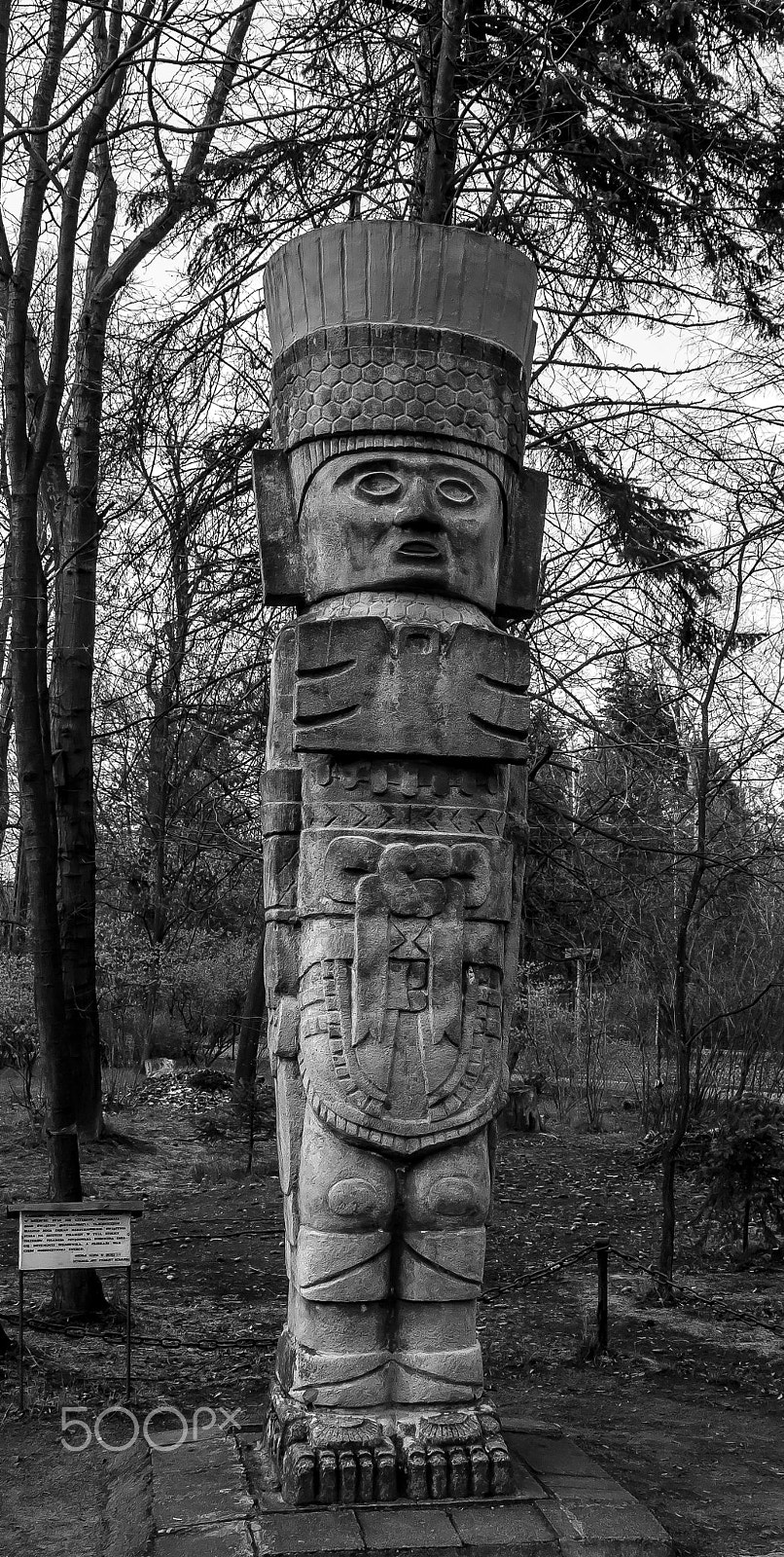 Sony Alpha DSLR-A700 + 24-70mm F2.8 sample photo. Totem photography