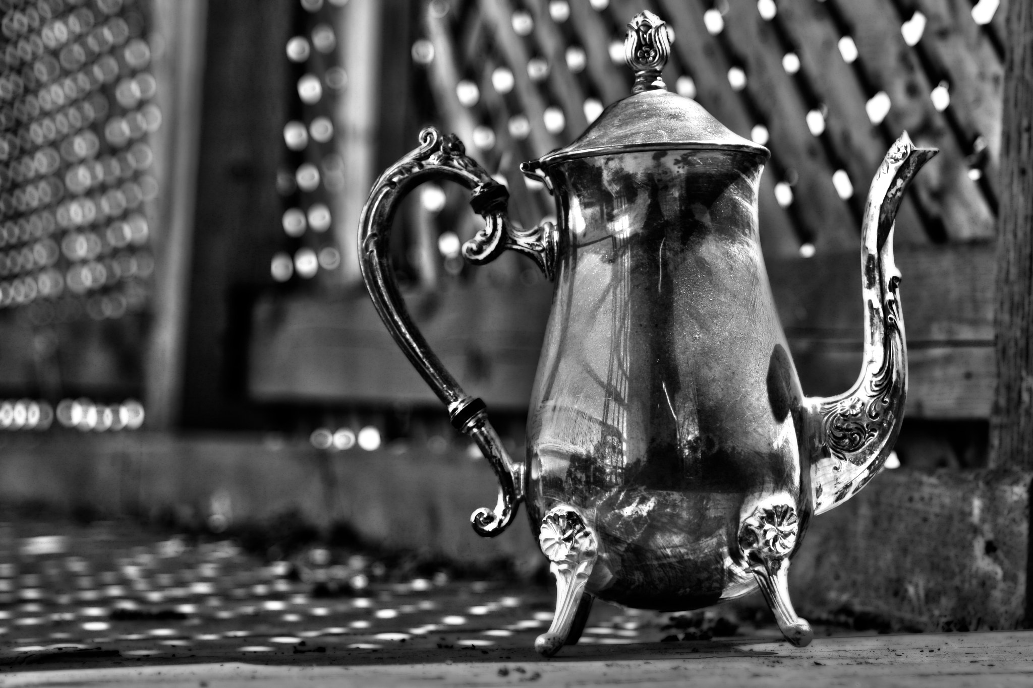 Canon EF 28-105mm f/3.5-4.5 USM sample photo. Coffee pot photography