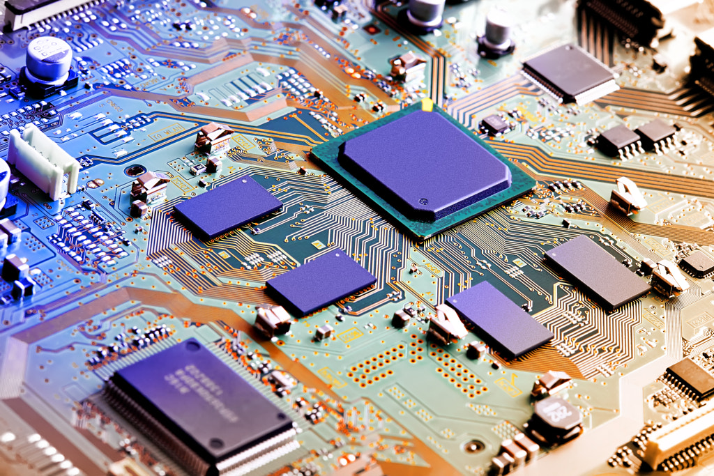 Electronic circuit board close up. by Raimundas Gvildys on 500px.com