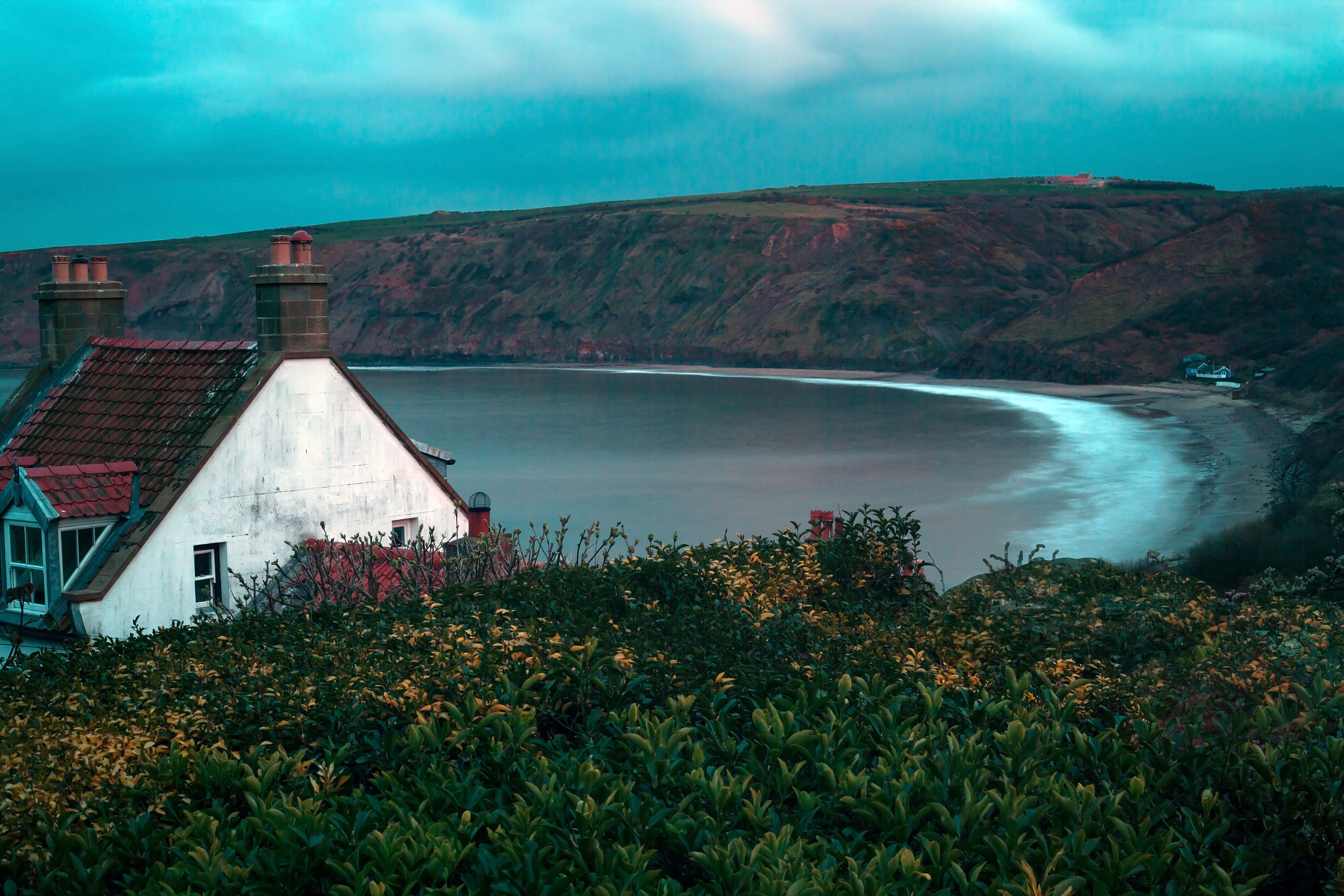 Canon EOS-1Ds Mark II + Canon EF 50mm F1.8 II sample photo. Runswick bay from the village photography