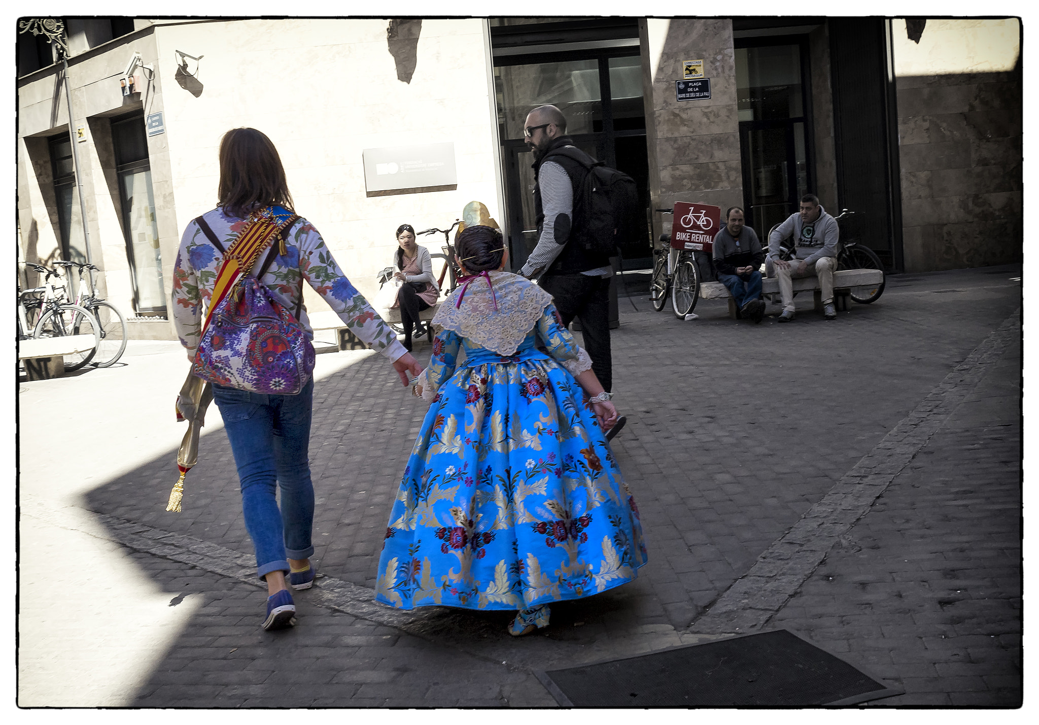 Olympus OM-D E-M10 + Olympus M.Zuiko Digital 17mm F1.8 sample photo. Mother and child tradition photography