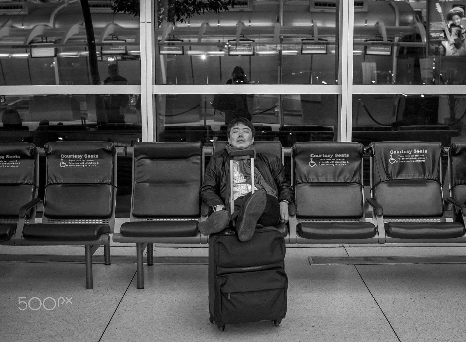 Nikon D800E + Nikon AF-S Nikkor 35mm F1.4G sample photo. Departure hall photography