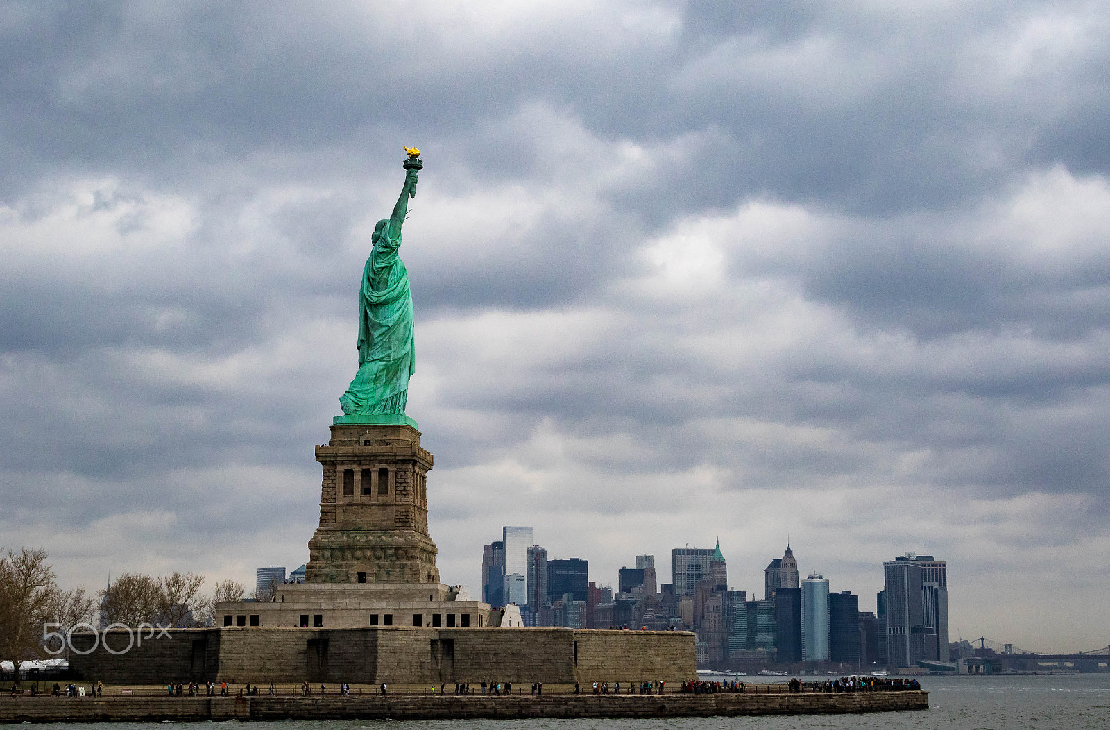 Canon EOS 7D Mark II + Canon EF-S 18-55mm F3.5-5.6 IS STM sample photo. Statue of liberty and nyc photography