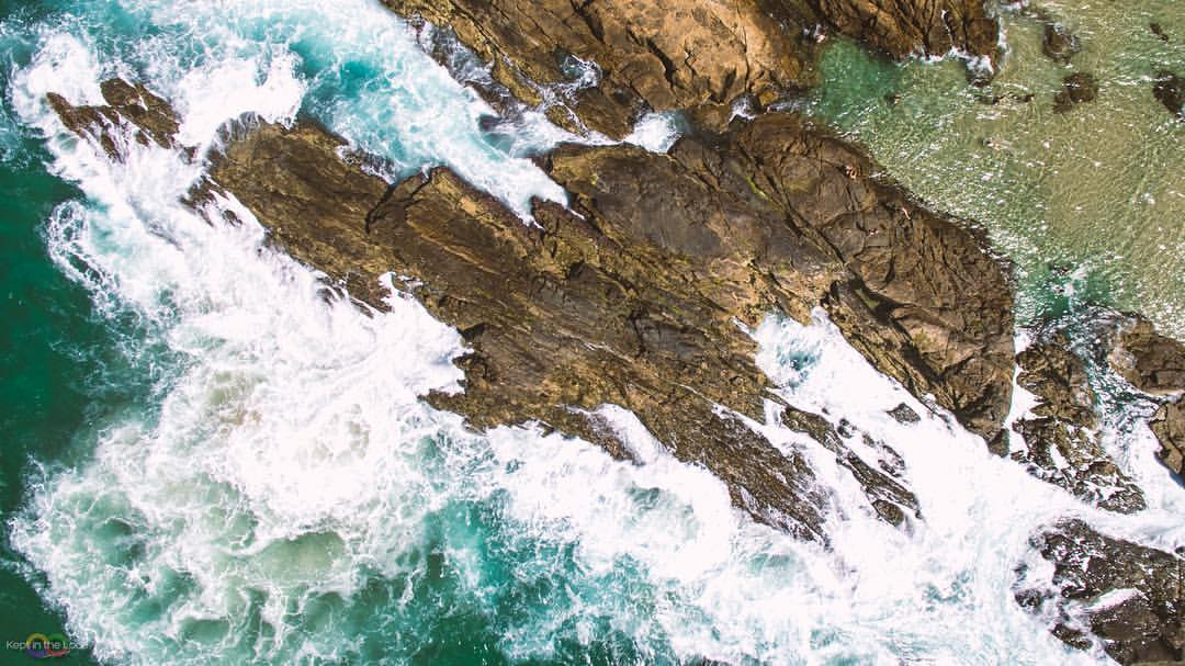 Exploring the rocks of Byron Bay #KeptintheLoop #GoldCoast #Photographer #Local #News #Media...