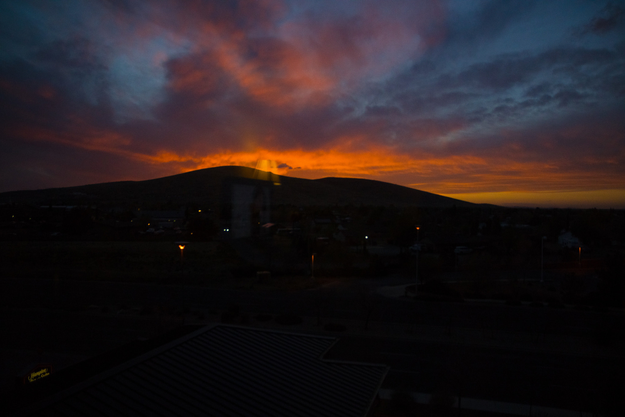 Sigma 17-70mm F2.8-4 DC Macro HSM sample photo. Rays photography