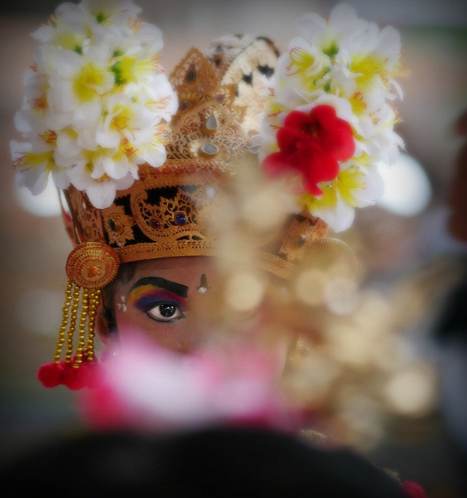 Panasonic Lumix DMC-GH4 + Olympus M.Zuiko Digital ED 75mm F1.8 sample photo. Bali dancer….. photography