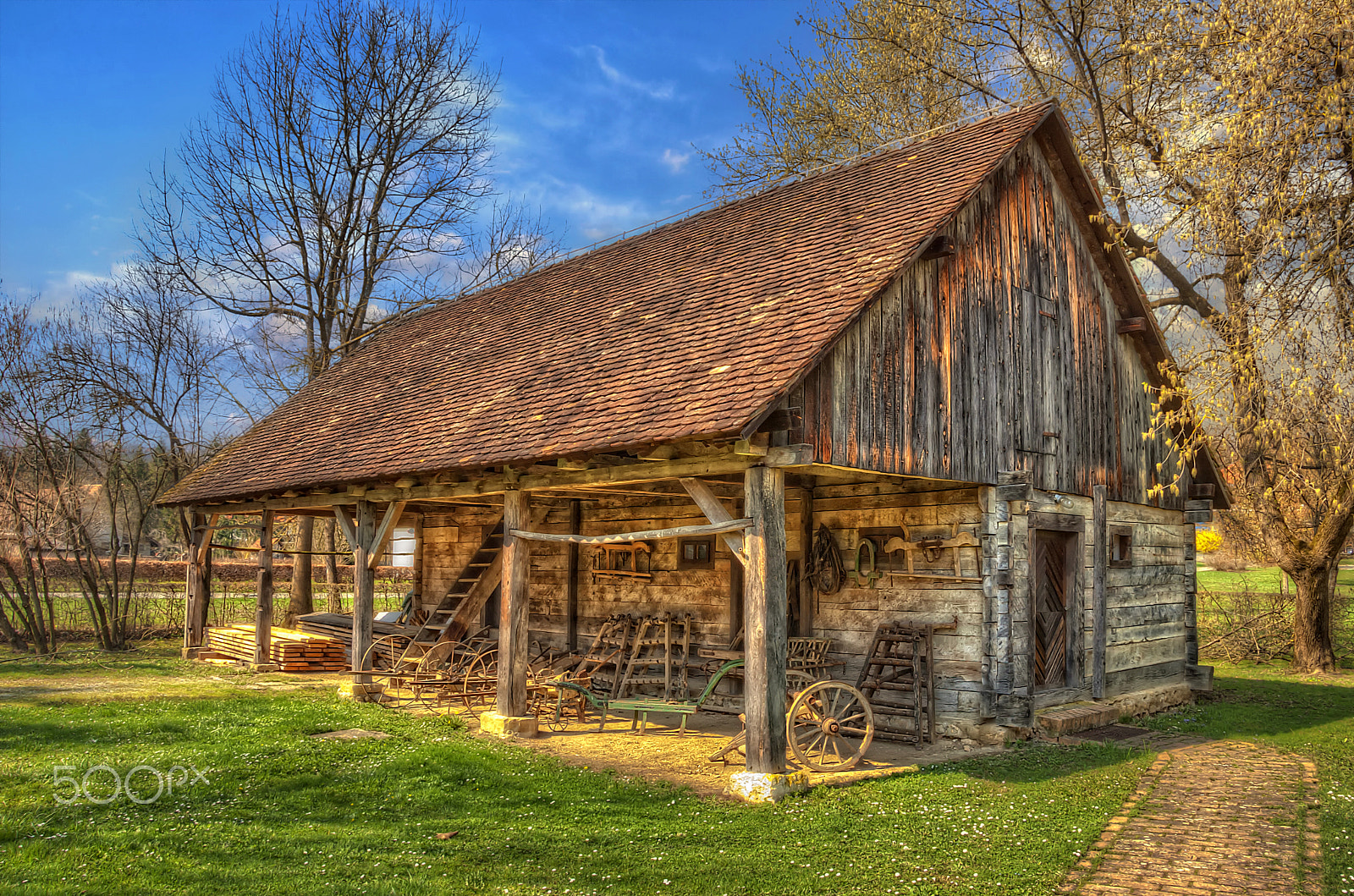 Pentax K200D sample photo. Old rural house photography