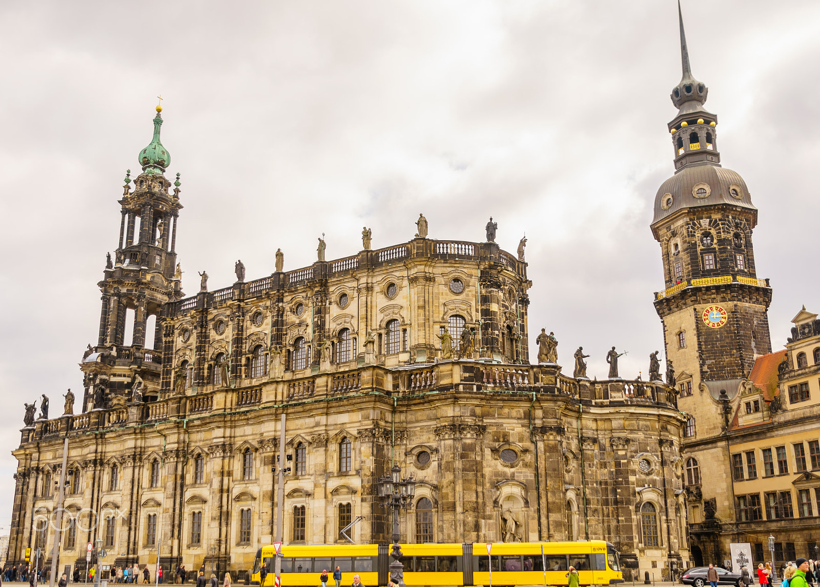 Tamron 18-270mm F3.5-6.3 Di II PZD sample photo. Dresden cathedral photography