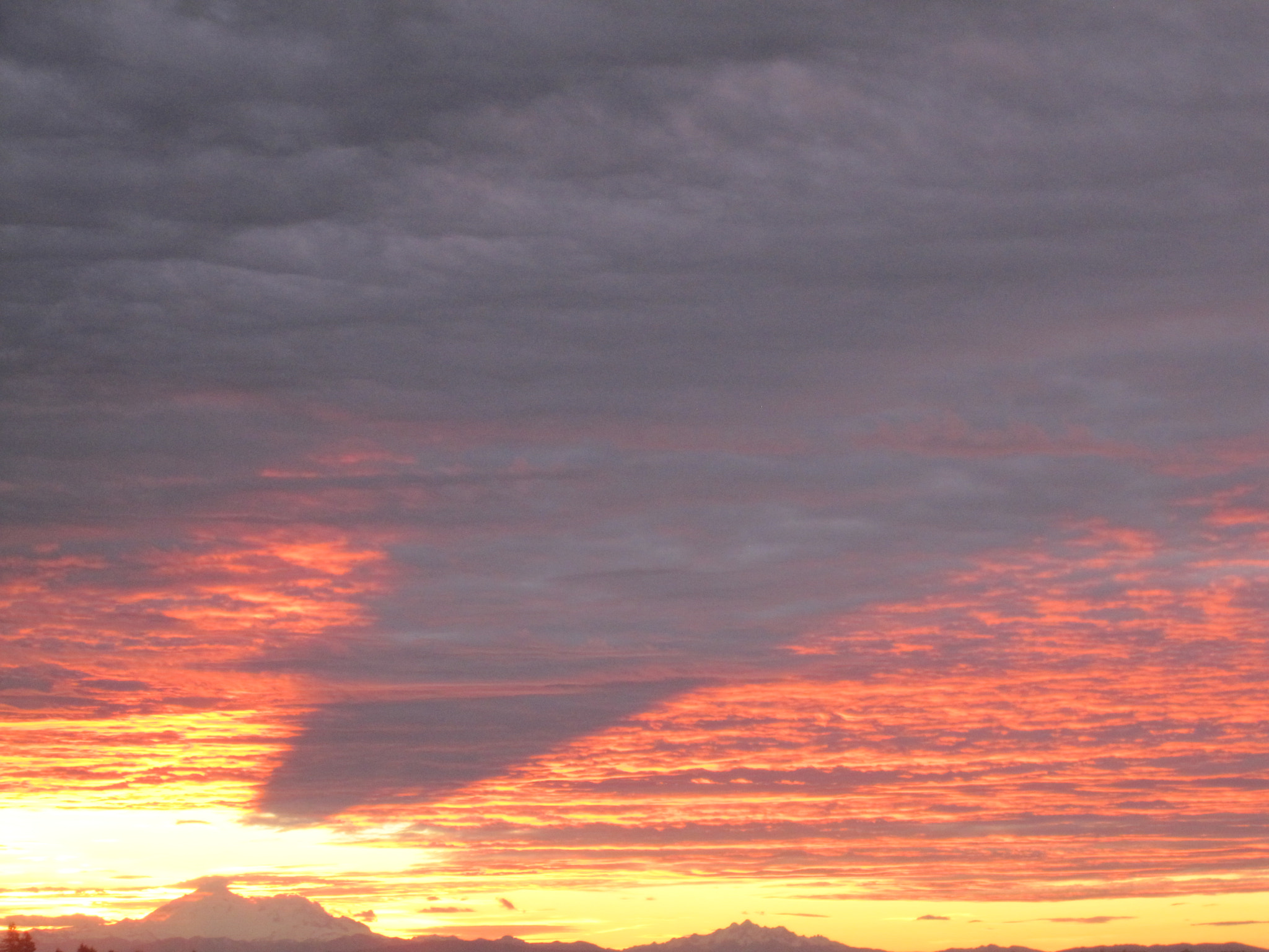 Canon PowerShot SD780 IS (Digital IXUS 100 IS / IXY Digital 210 IS) sample photo. Sunrise photography
