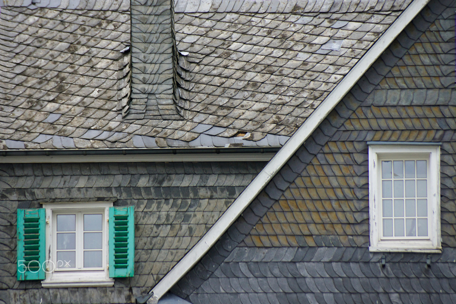 Sony Alpha DSLR-A580 sample photo. Slate clad houses photography