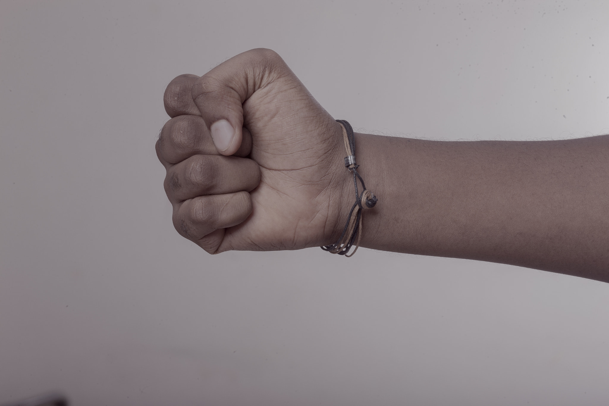 Canon EOS-1Ds Mark III sample photo. Hand modeling photography