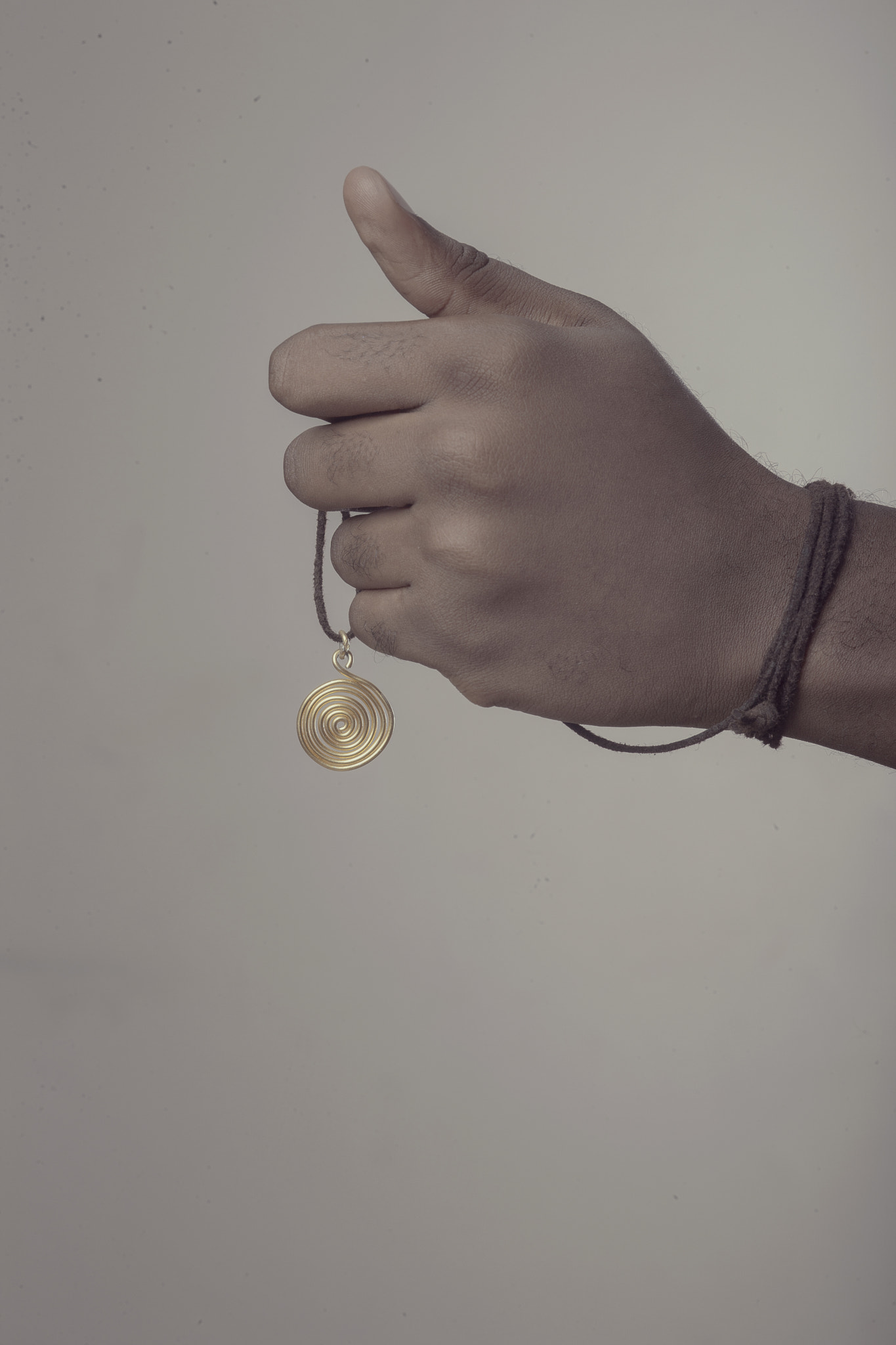 Canon EOS-1Ds Mark III sample photo. Hand modeling photography