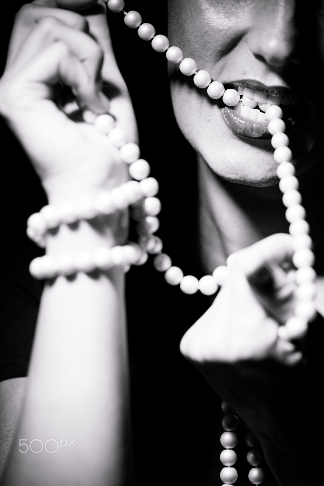 ZEISS Makro-Planar T* 100mm F2 sample photo. Pearls photography