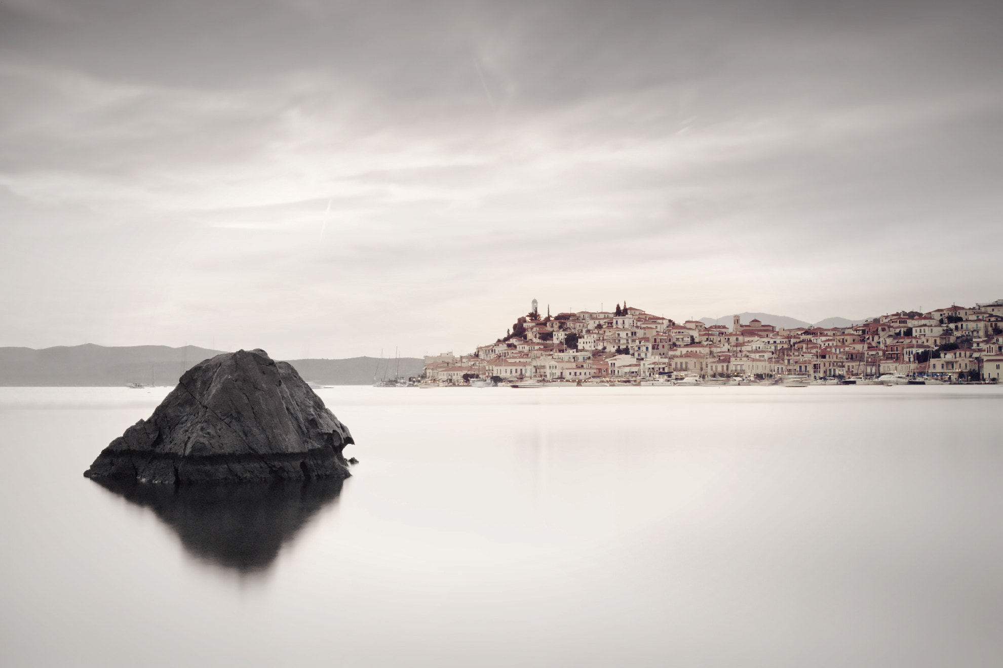 Samsung NX300 + Samsung NX 30mm F2 Pancake sample photo. Poros island photography