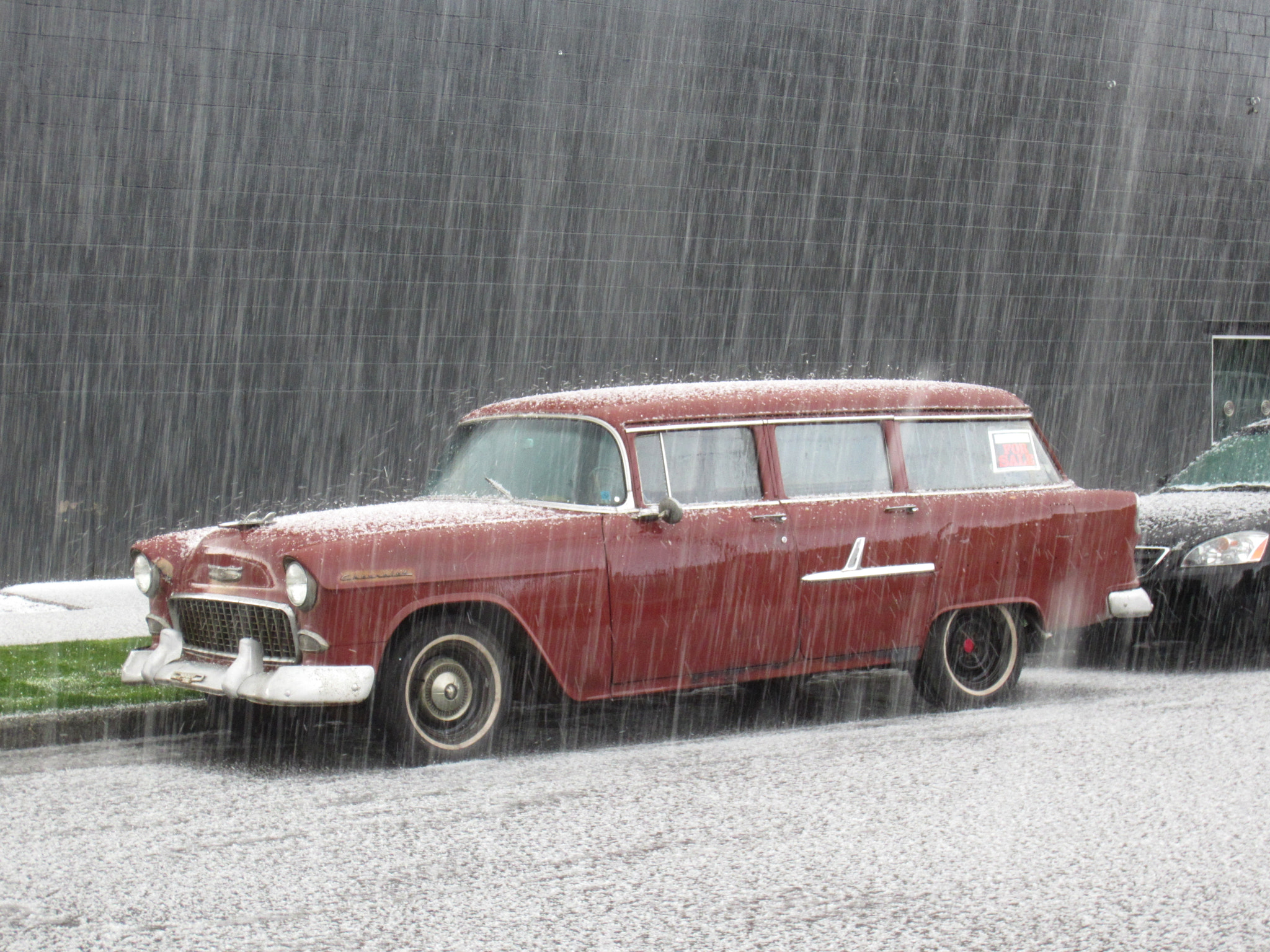 Canon PowerShot ELPH 300 HS (IXUS 220 HS / IXY 410F) sample photo. Chevy in april photography