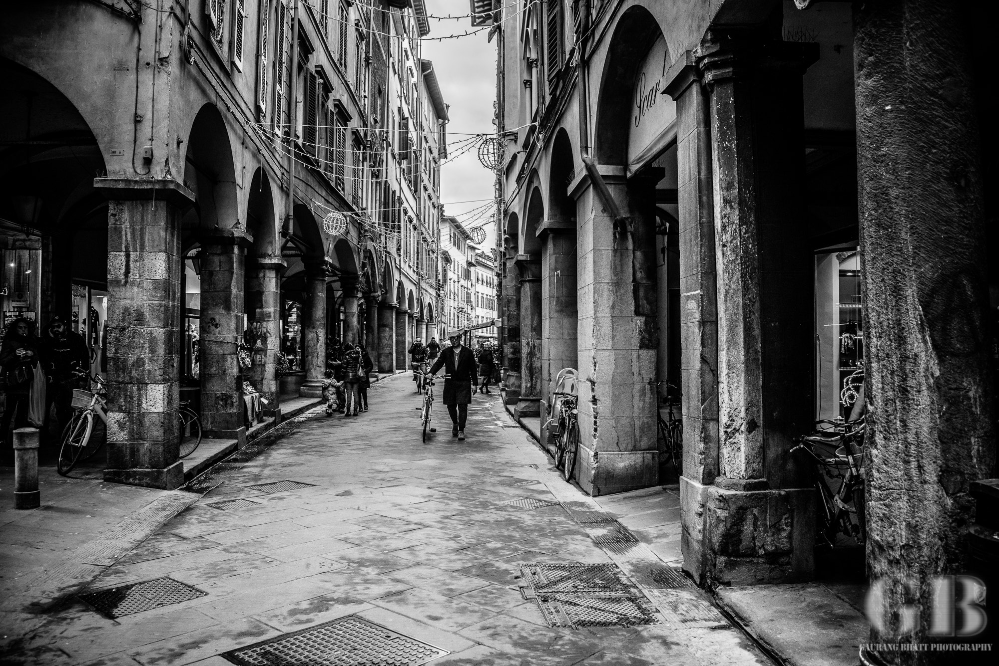 Sony a7R + 35-70mm F4 sample photo. Streets of pisa photography