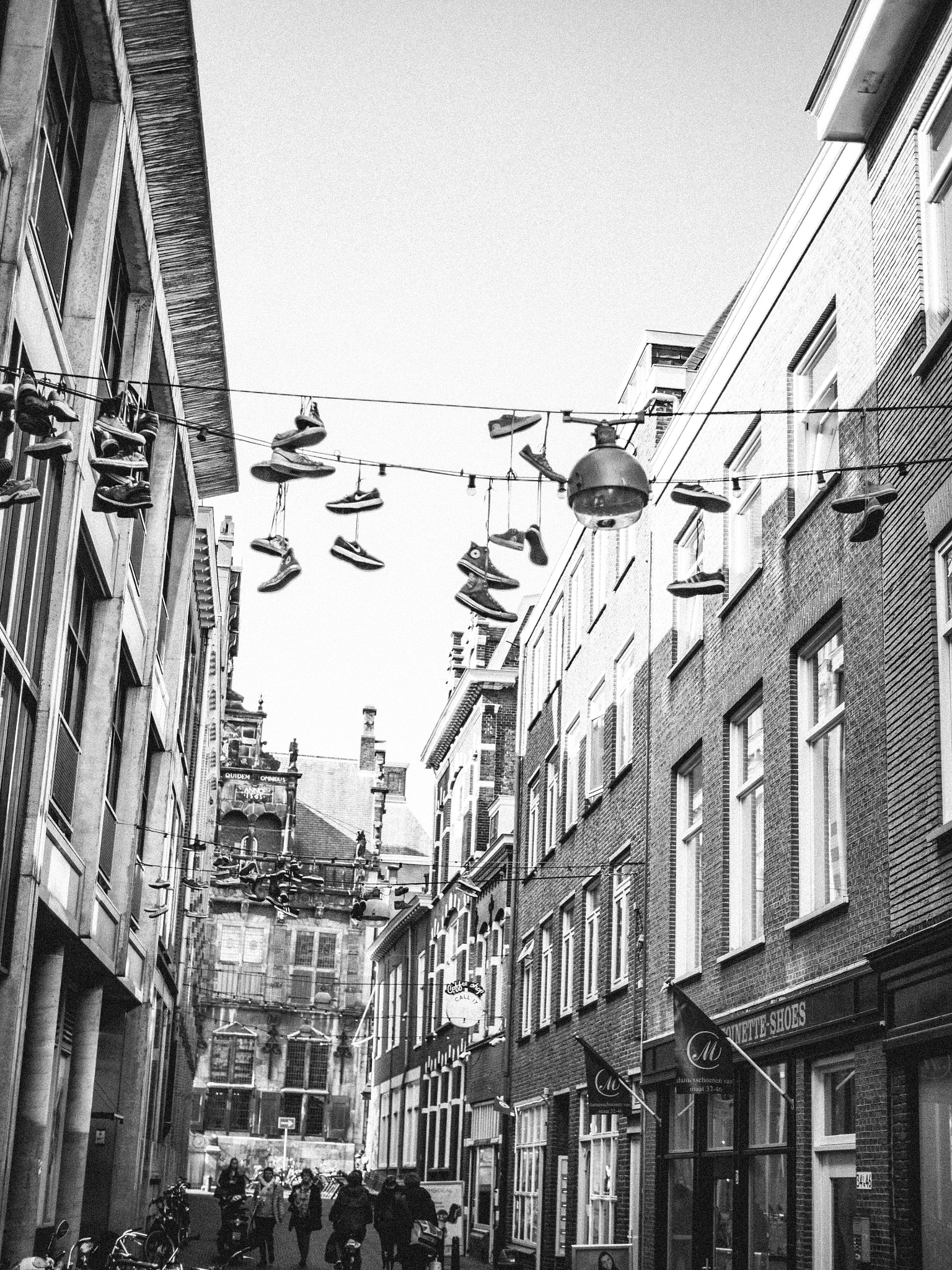 Olympus OM-D E-M5 + Olympus M.Zuiko Digital 25mm F1.8 sample photo. Walking on air photography