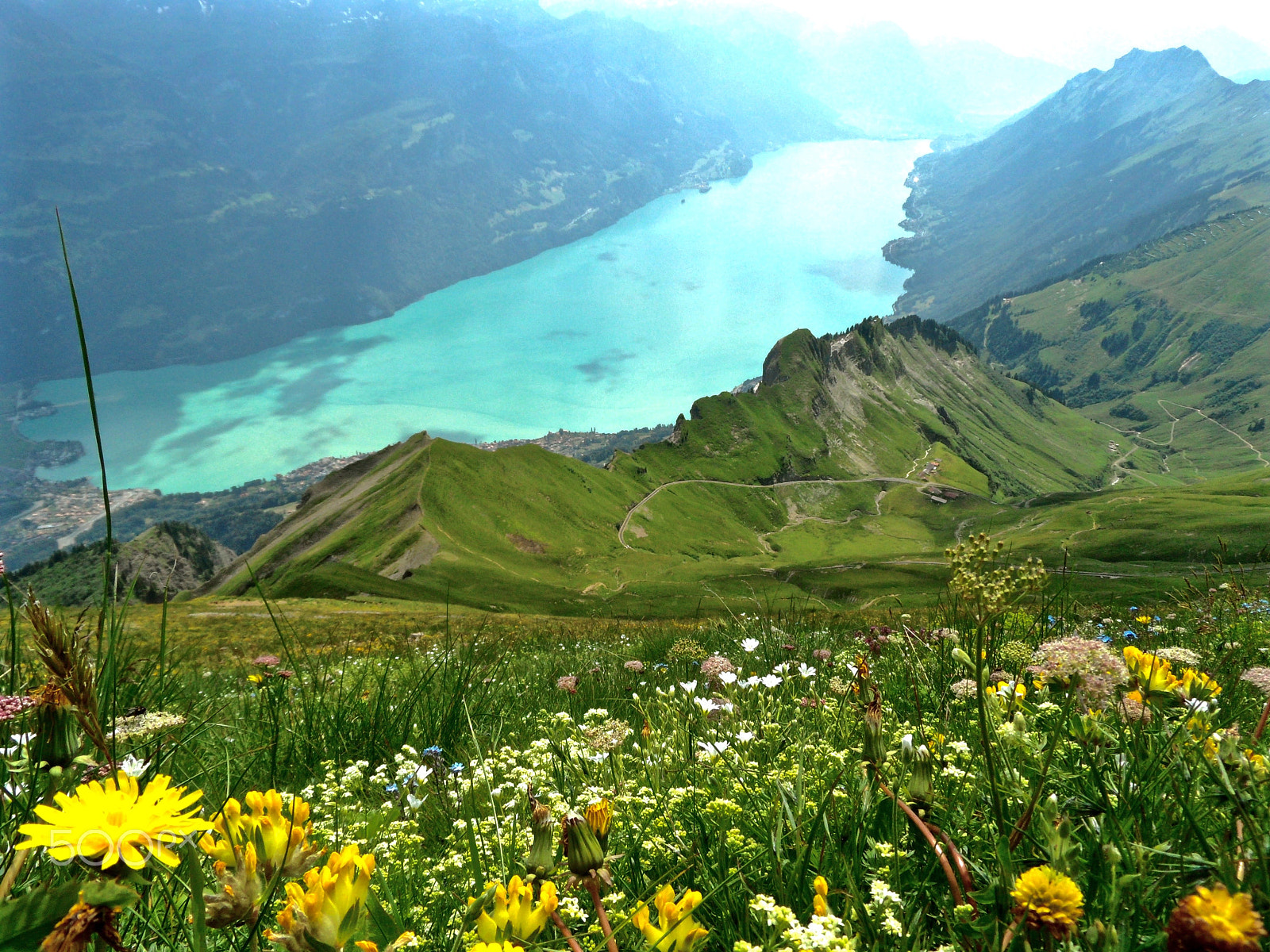 Samsung WB650 / VLUU WB650 /  WB660 sample photo. Lake brienz,switzerland photography