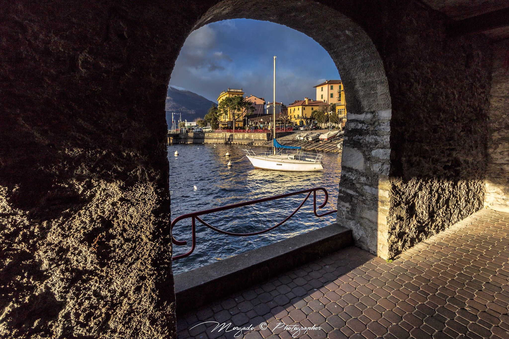 Canon EF-S 10-22mm F3.5-4.5 USM sample photo. Window of varenna !! photography