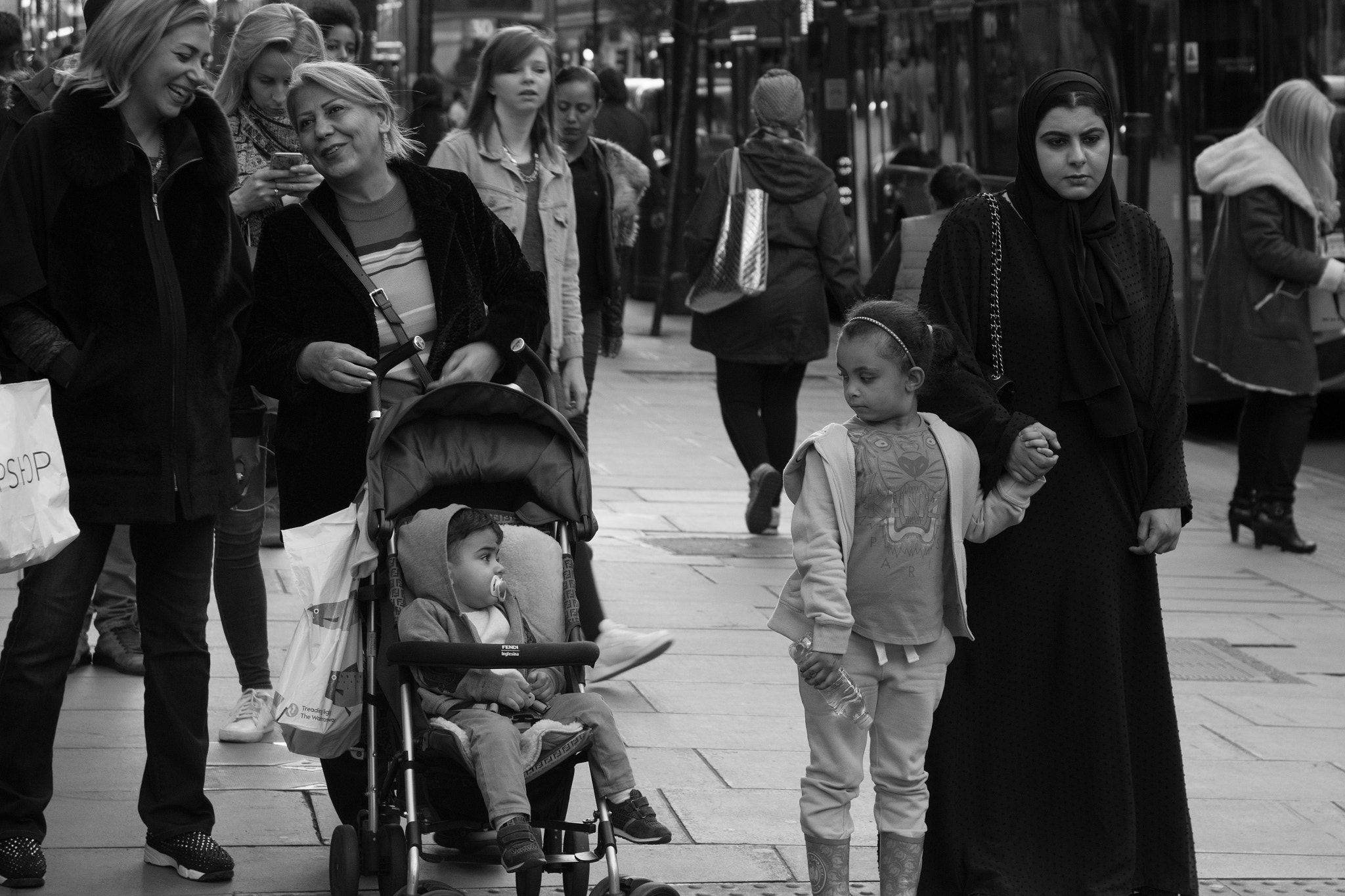 Sigma 17-70mm F2.8-4 DC Macro HSM Contemporary sample photo. Streets of london photography