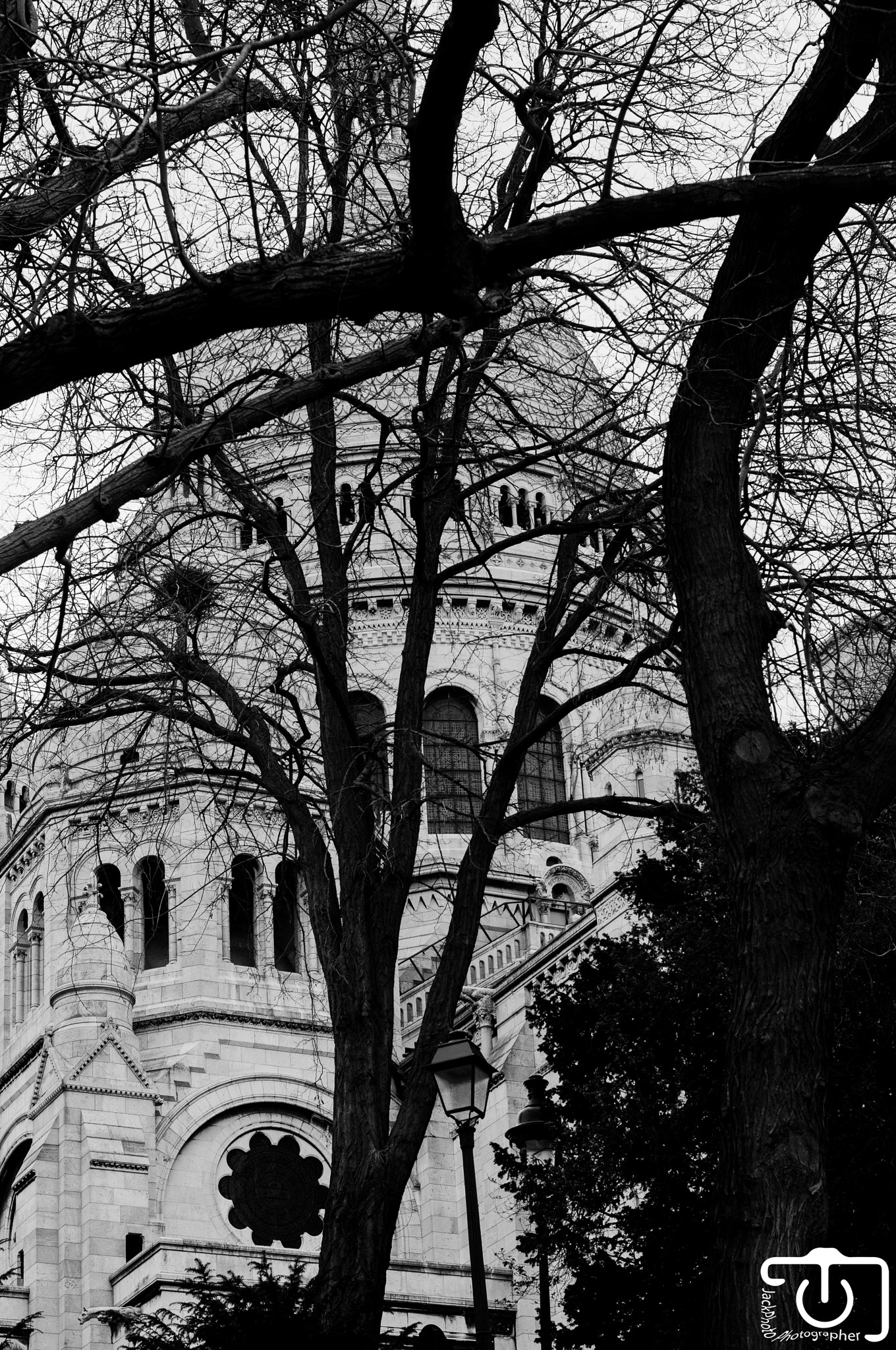 AF Nikkor 50mm f/1.4 sample photo. Montmartre can't hide photography