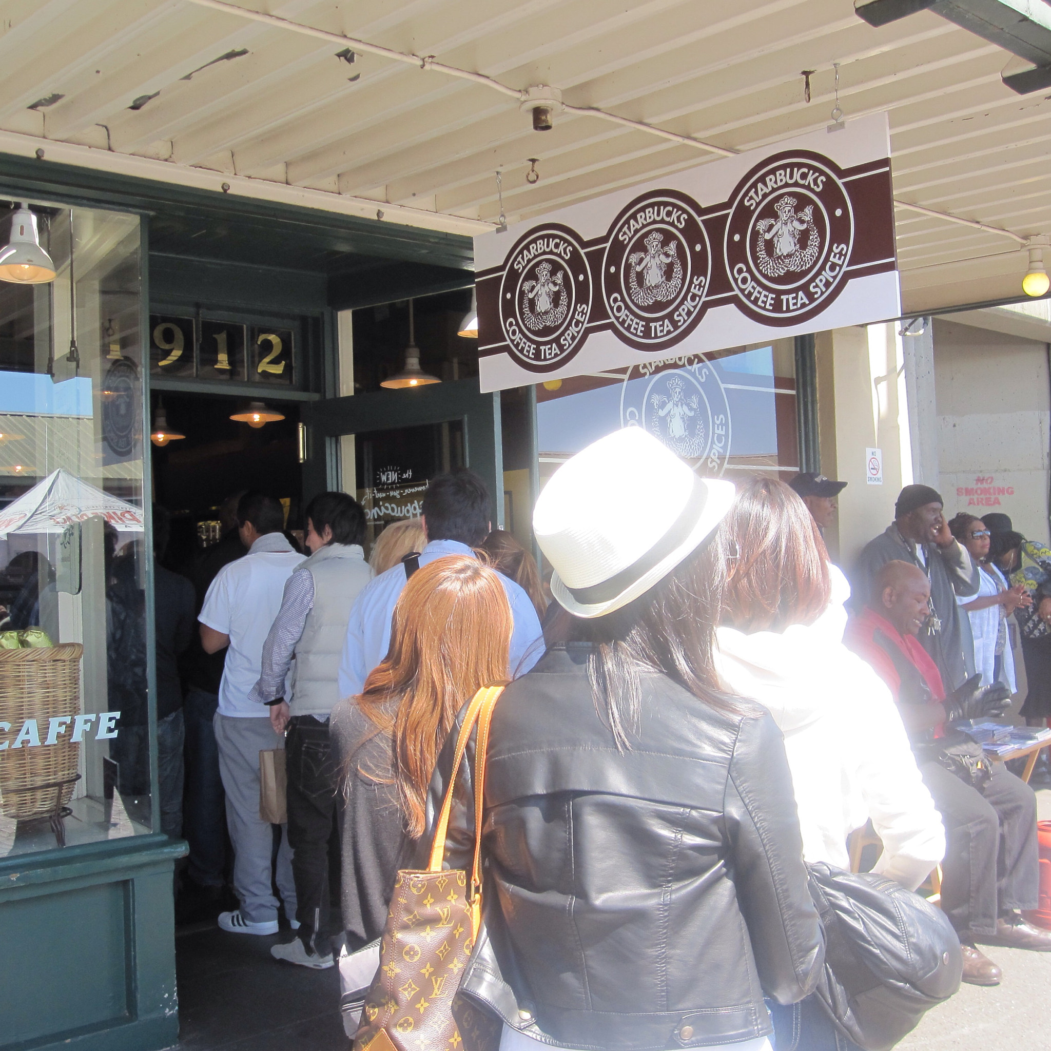 Canon PowerShot SD780 IS (Digital IXUS 100 IS / IXY Digital 210 IS) sample photo. Firstarbucks photography