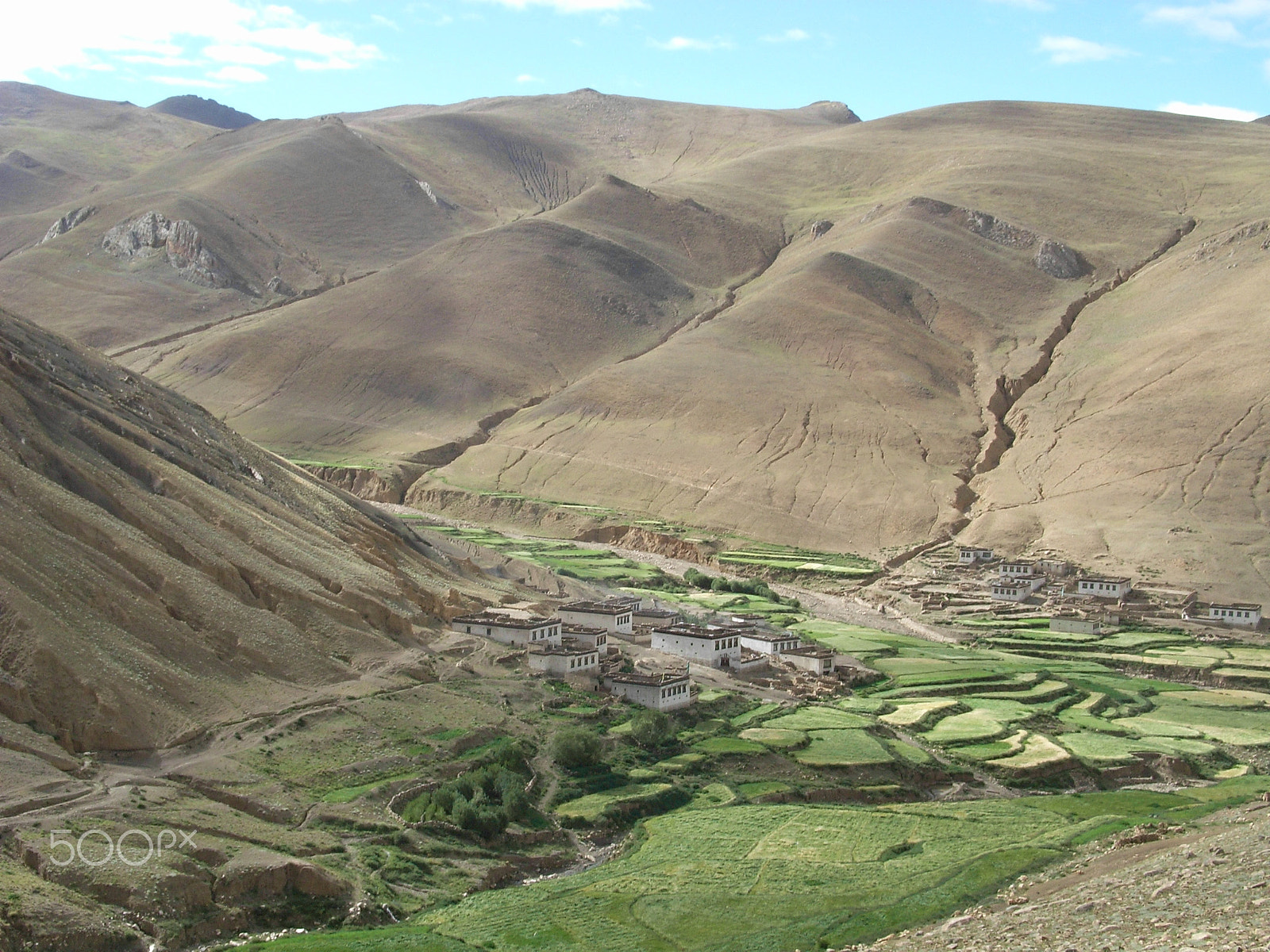 Ricoh Caplio R5 sample photo. Village amongst the mountains photography