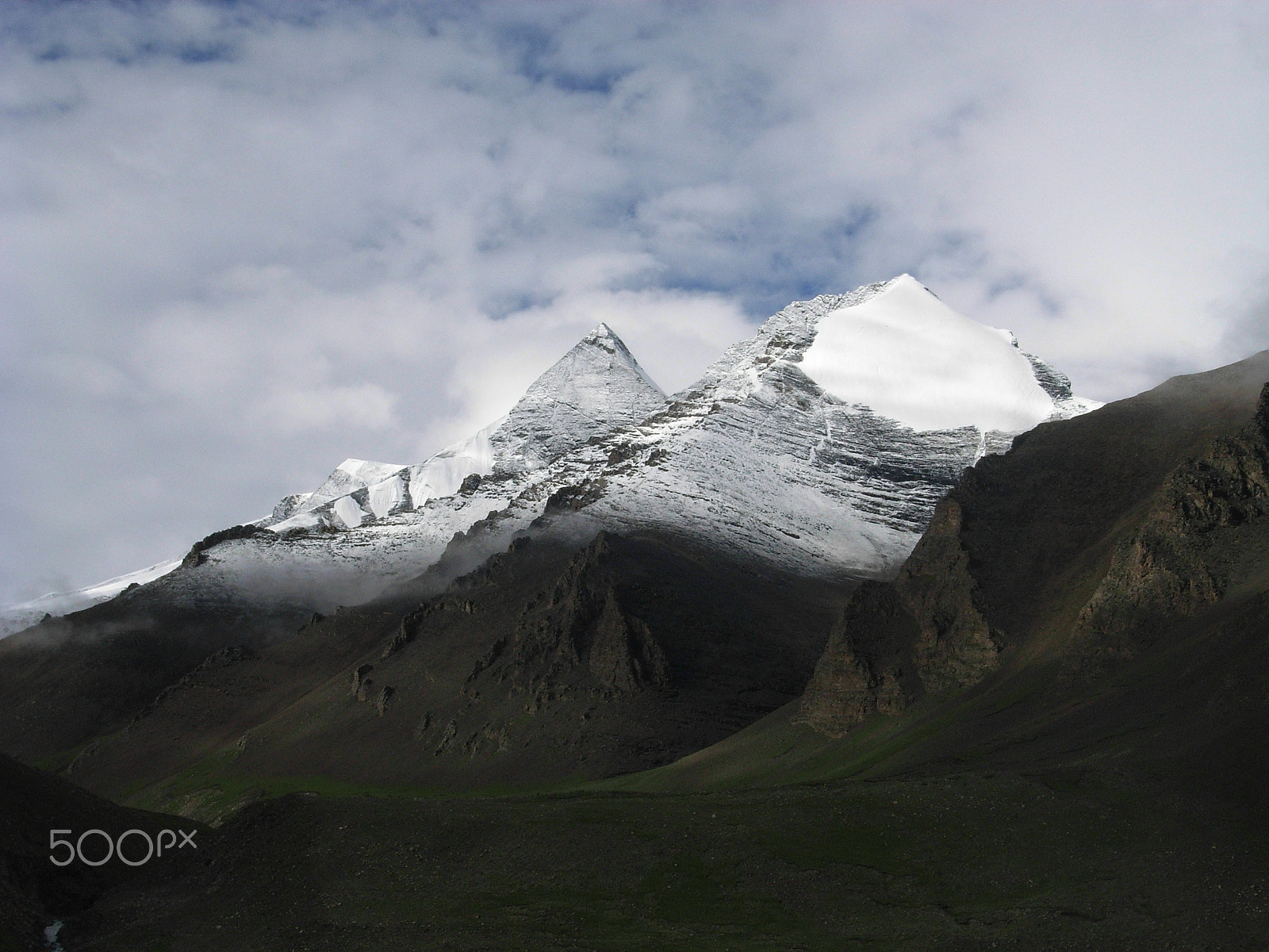 Ricoh Caplio R5 sample photo. Snow at altitude photography