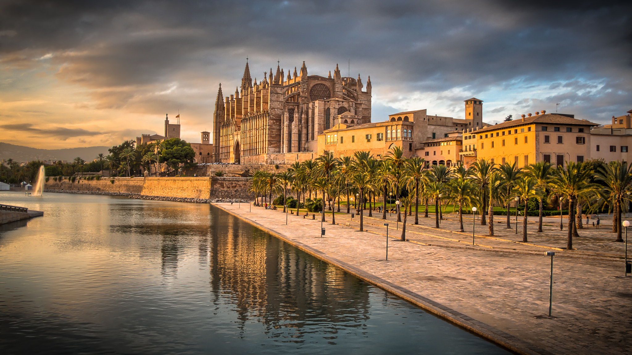 Olympus PEN E-PL6 sample photo. La seu photography