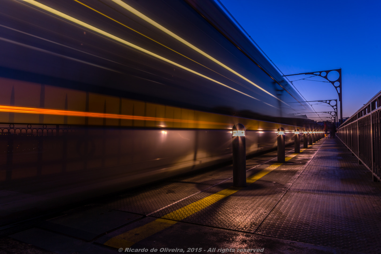 Minolta AF 28-80mm F3.5-5.6 II sample photo. Passing by.... photography