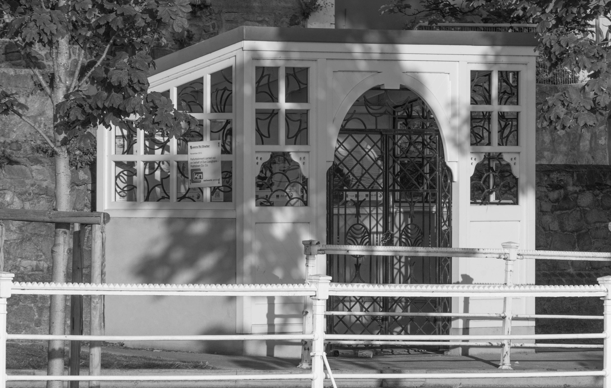 Canon EF 70-200mm F4L IS USM sample photo. Dun laoghaire seafront photography