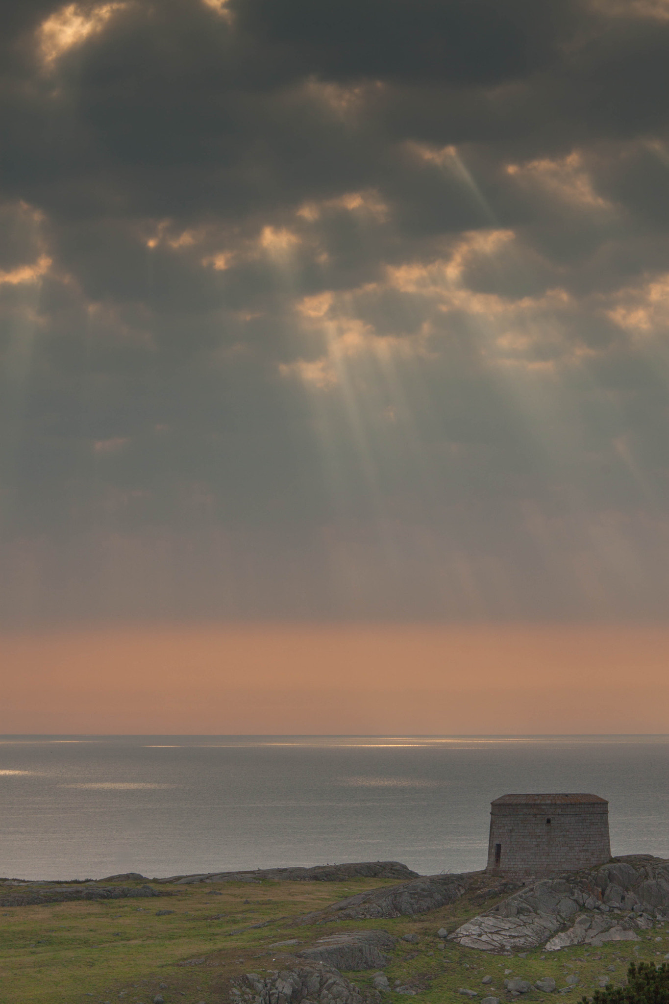 Canon EF 70-200mm F4L IS USM sample photo. Dalkey island sunrays photography