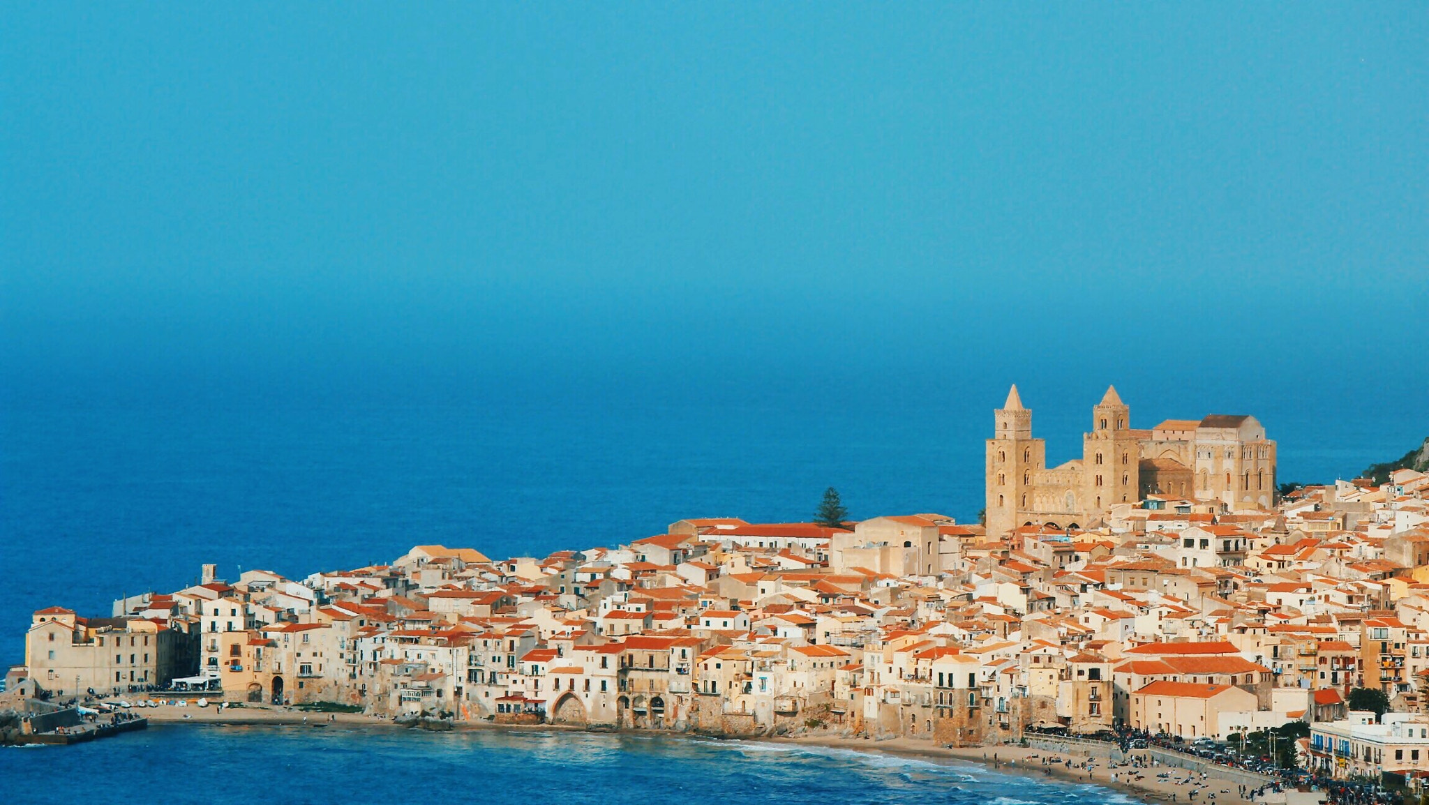 Canon EF-S 55-250mm F4-5.6 IS II sample photo. Cefalu, sicily photography