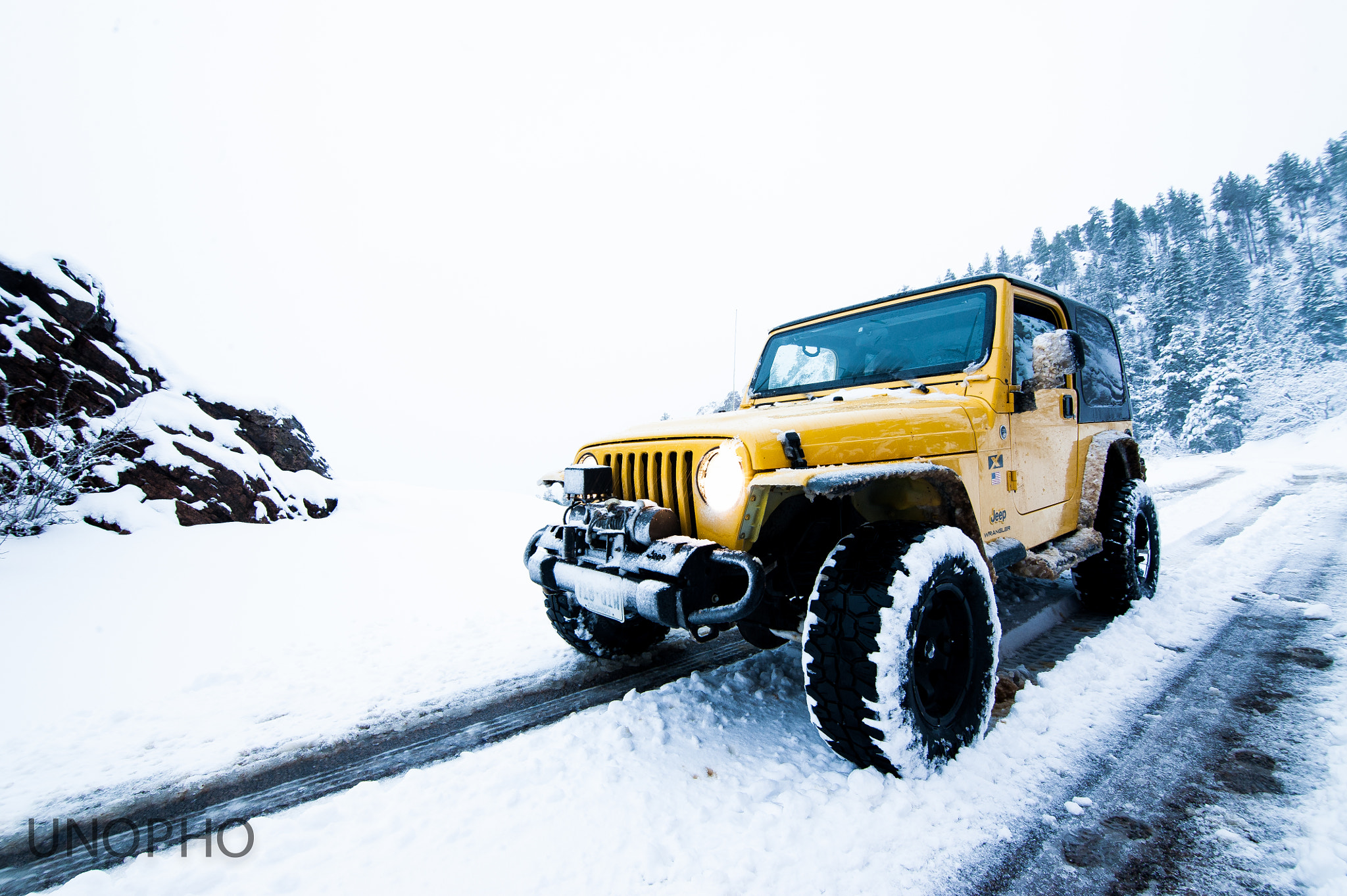 Nikon D700 + Tokina AT-X Pro 11-16mm F2.8 DX II sample photo. Jeep was meant for this photography