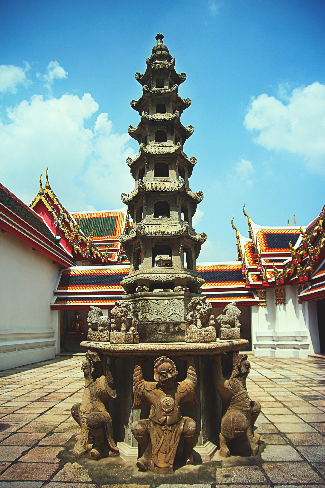 Canon EOS 600D (Rebel EOS T3i / EOS Kiss X5) sample photo. The world on the shoulders photography