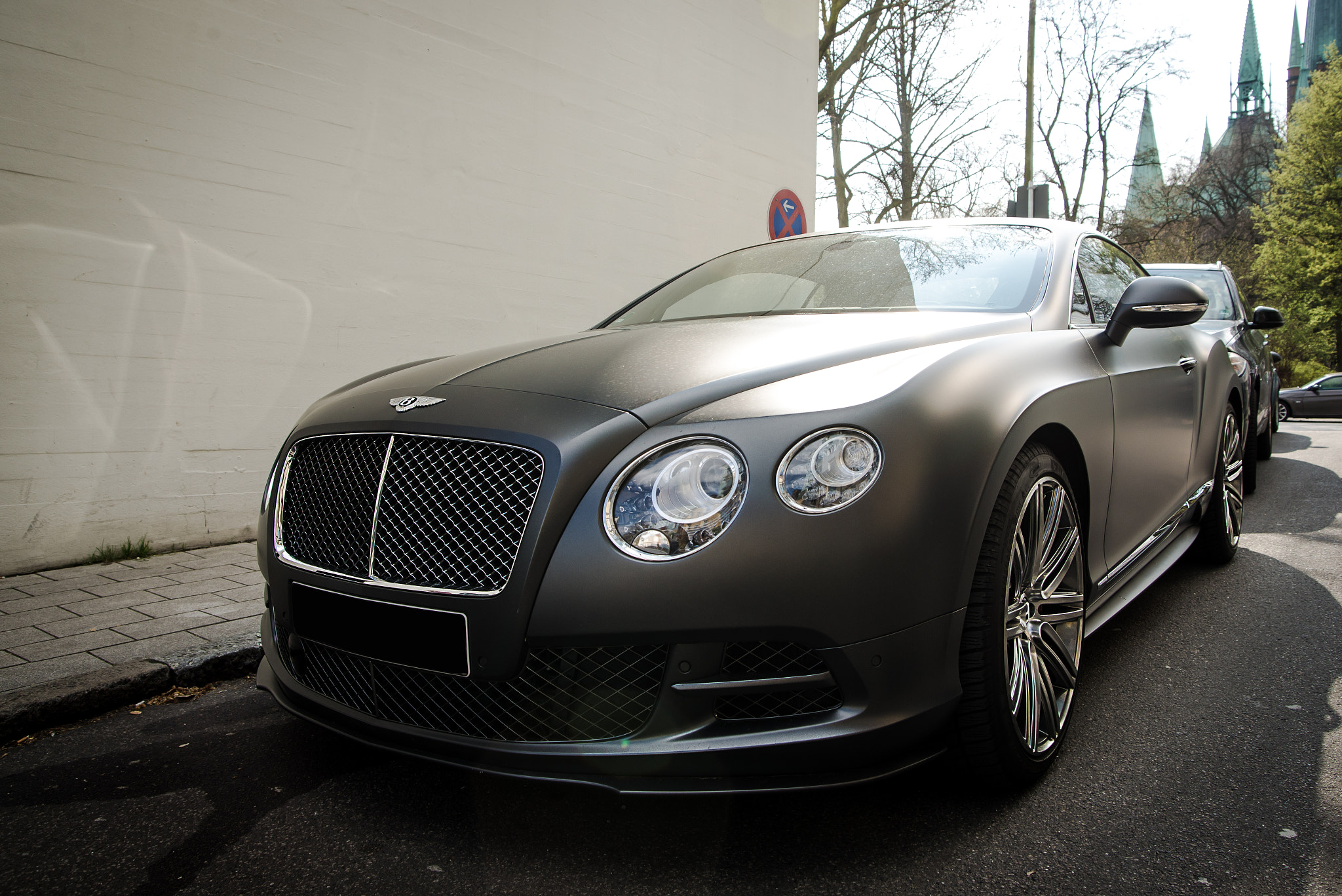 AF Zoom-Nikkor 24-50mm f/3.3-4.5 sample photo. Bentley continental photography