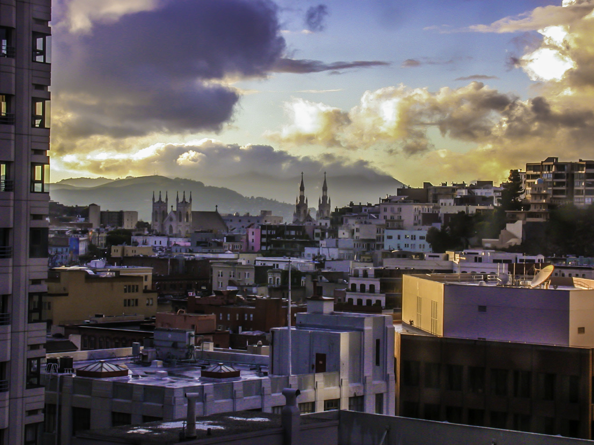Nikon E995 sample photo. Purple light san francisco photography