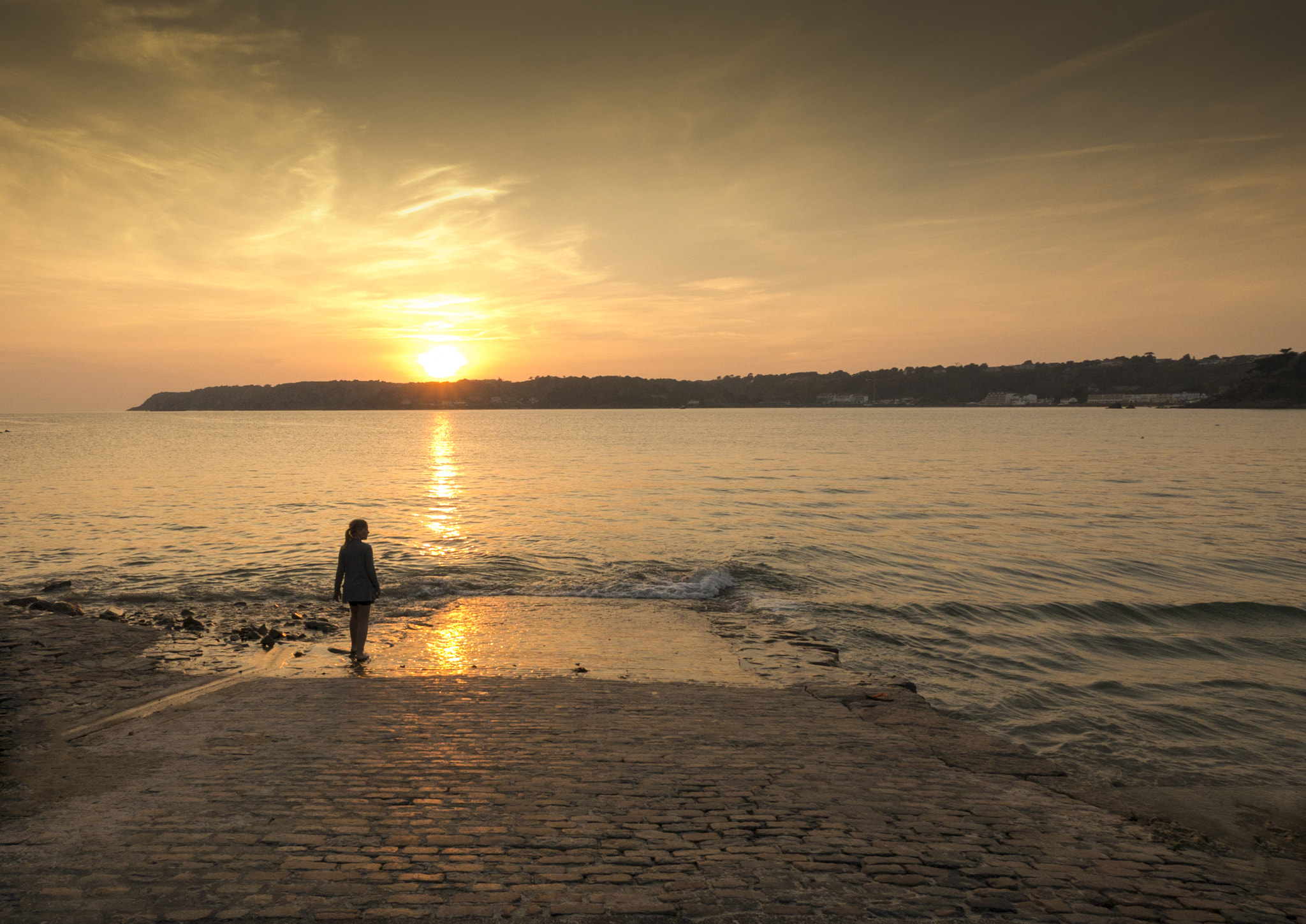 Panasonic Lumix DMC-GH2 + Panasonic Lumix G Vario 7-14mm F4 ASPH sample photo. Sun setting photography