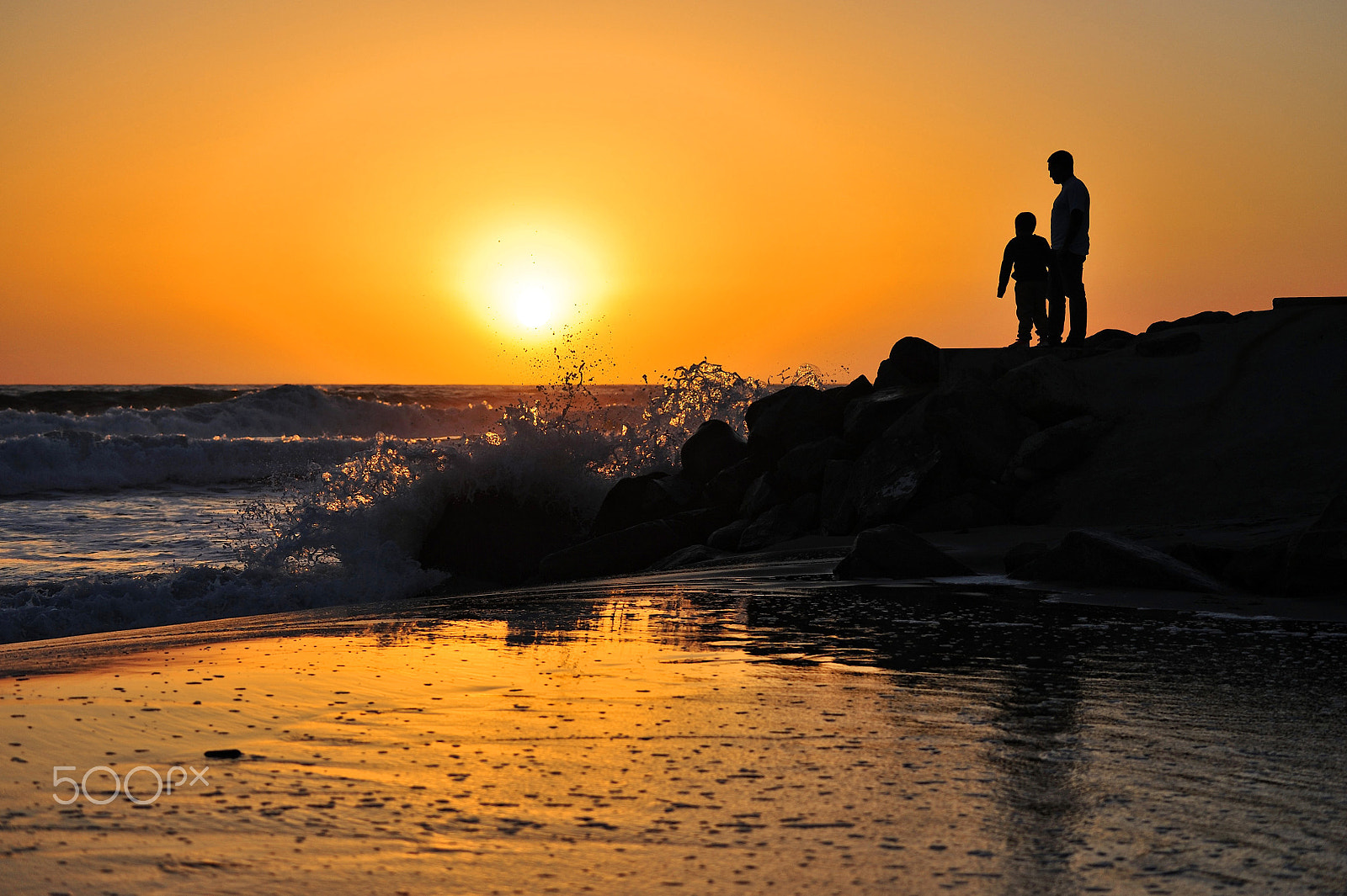 Nikon D3S sample photo. Father and son at sunset in oceanside photography