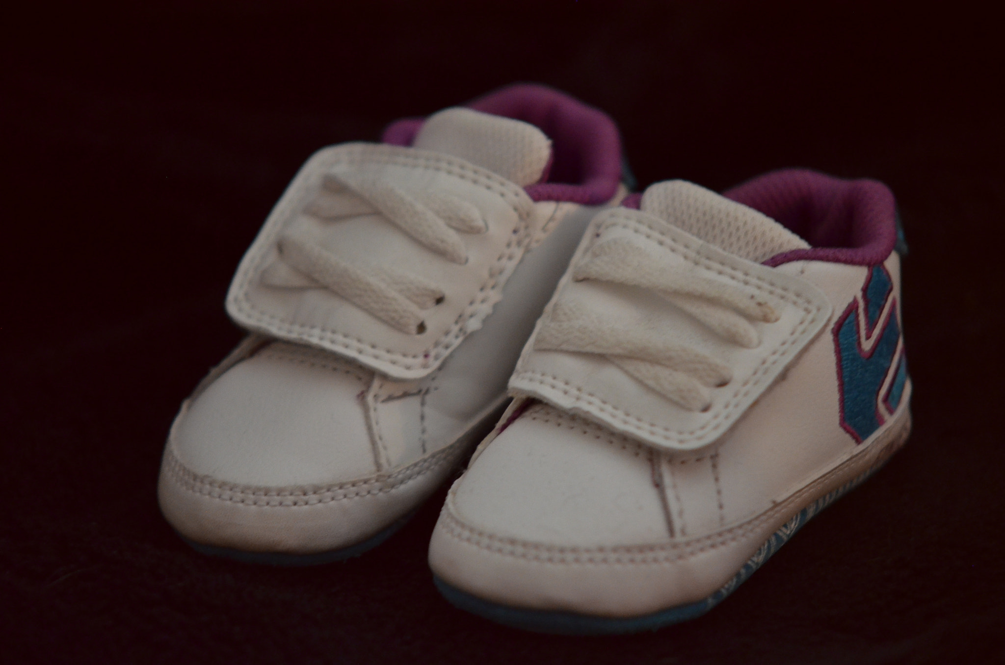 Nikon D5100 + Sigma 50-150mm F2.8 EX APO DC HSM sample photo. Baby shoes photography