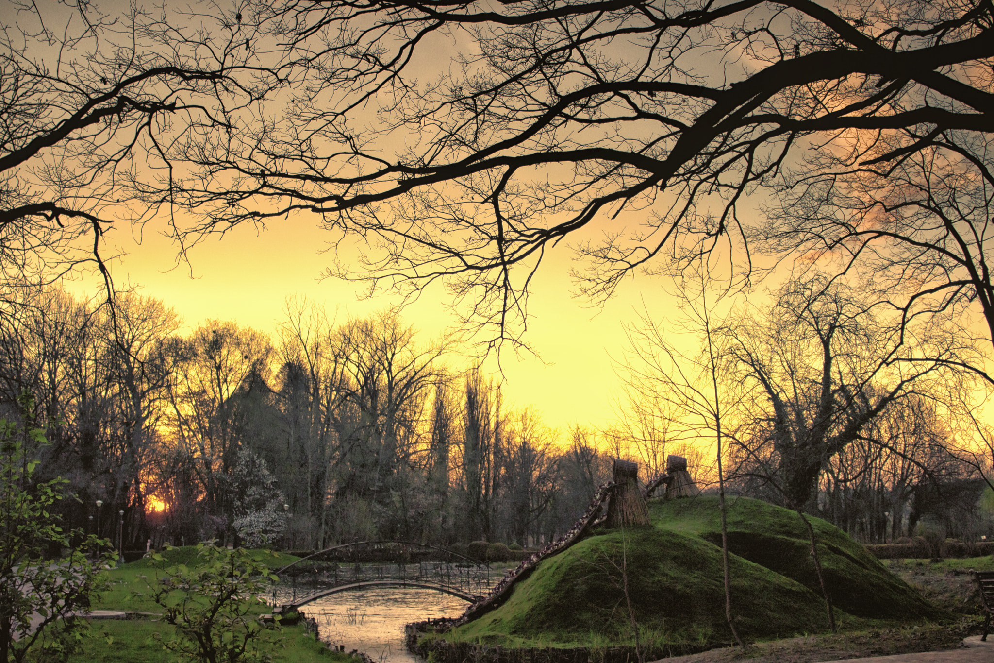 Canon EOS 750D (EOS Rebel T6i / EOS Kiss X8i) sample photo. Sun is going down photography